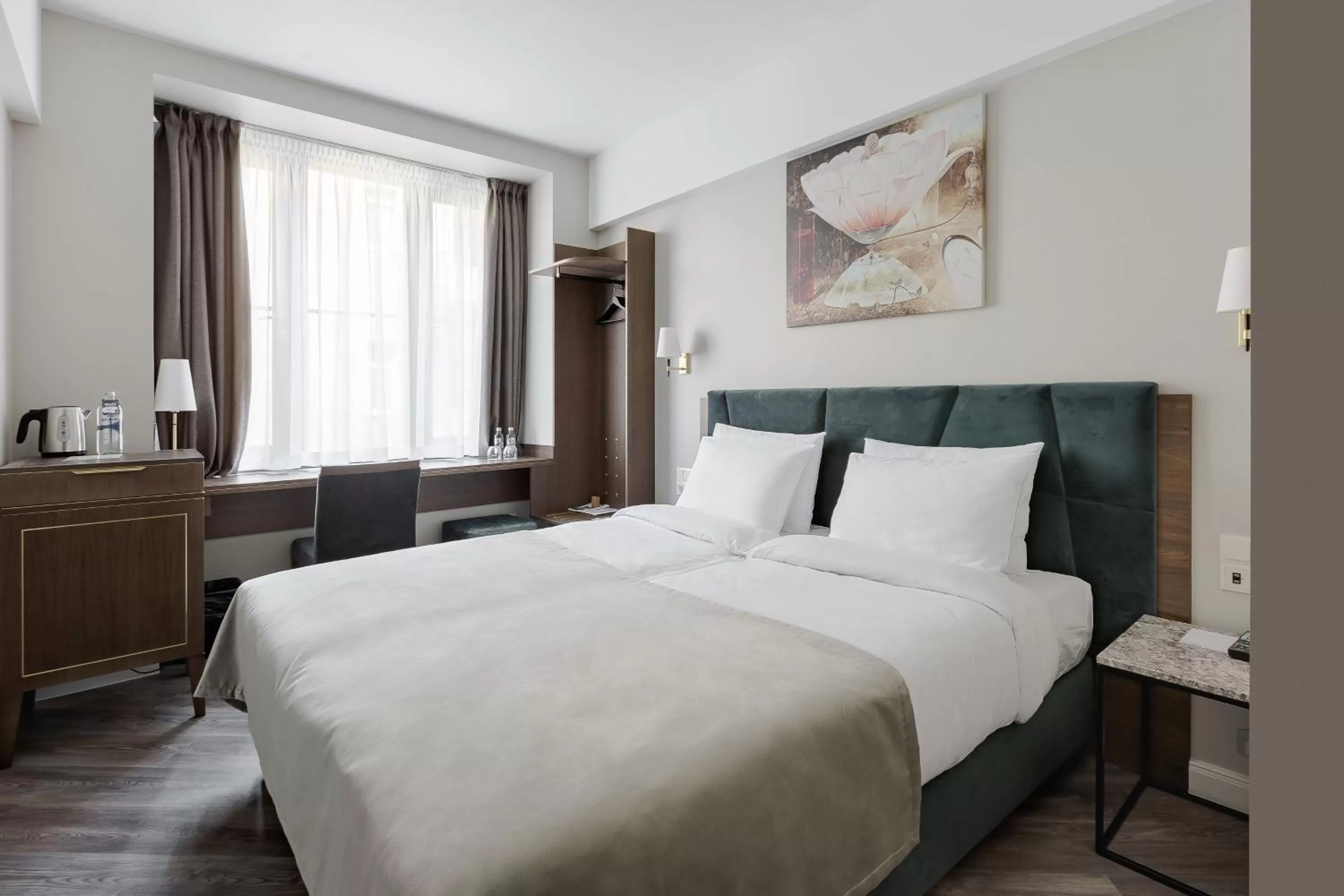 Communal lounge/ TV room, Bed in VICTORIA Hotel Klaipėda