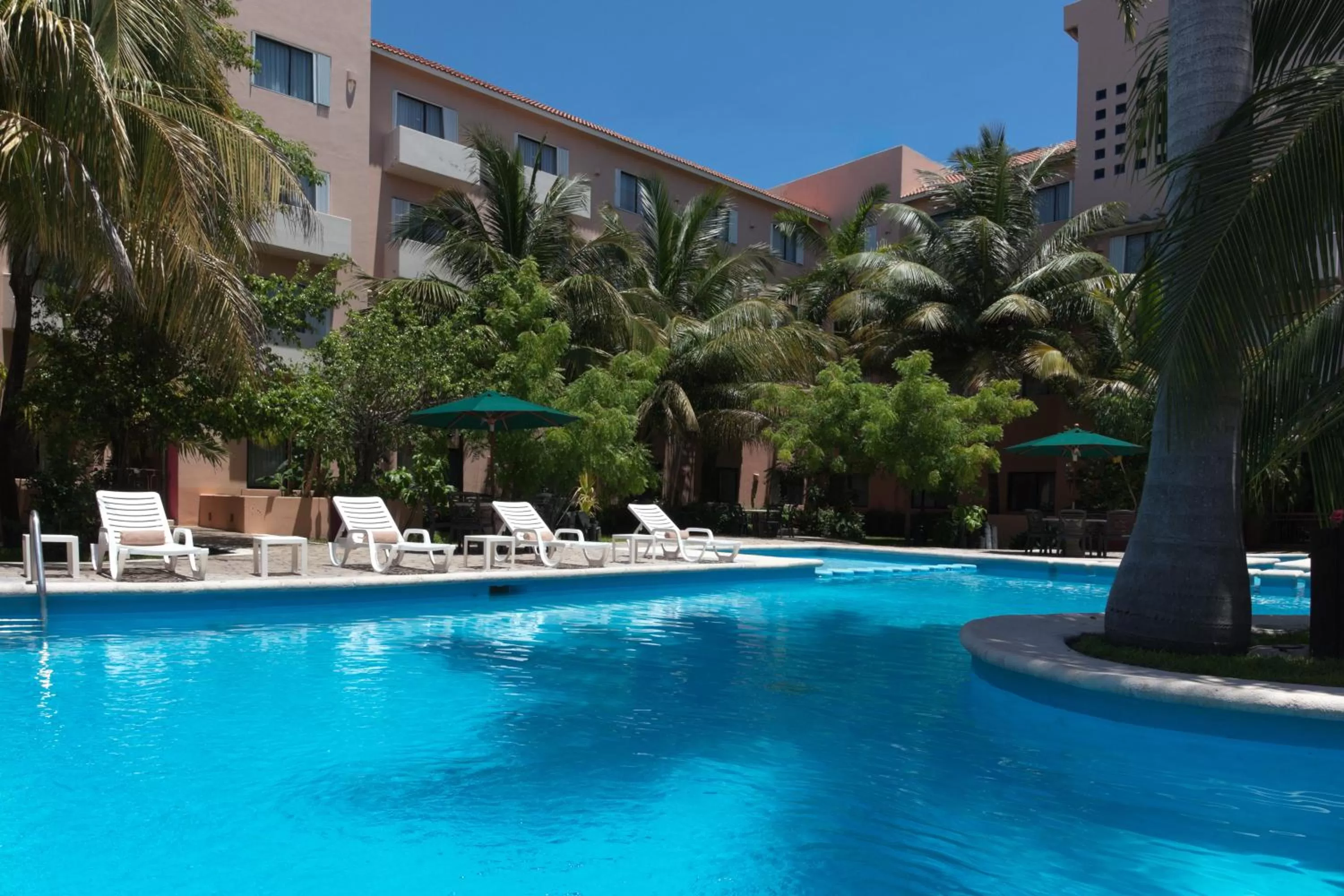 Swimming pool in Holiday Inn Ciudad Del Carmen by IHG