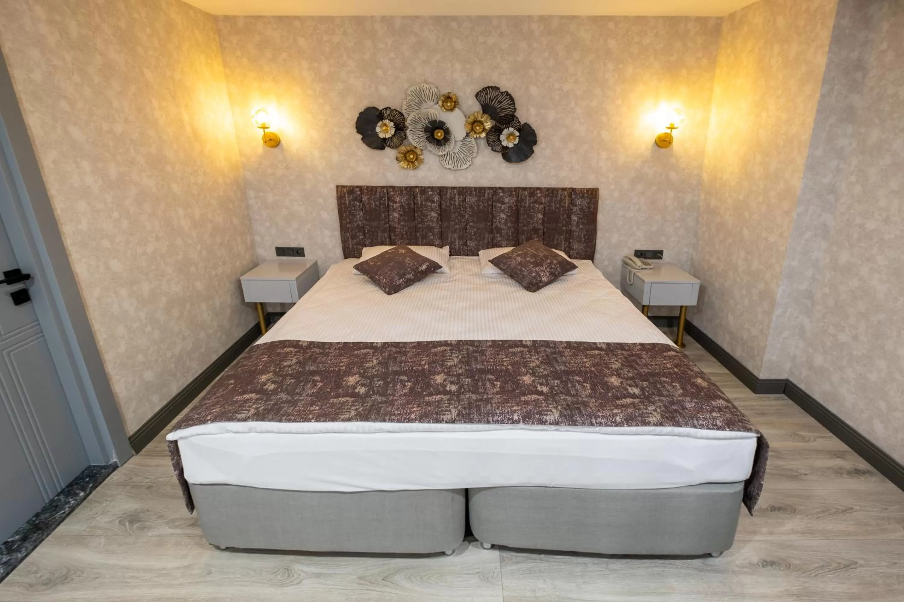 Bed in Avion Suite Hotel