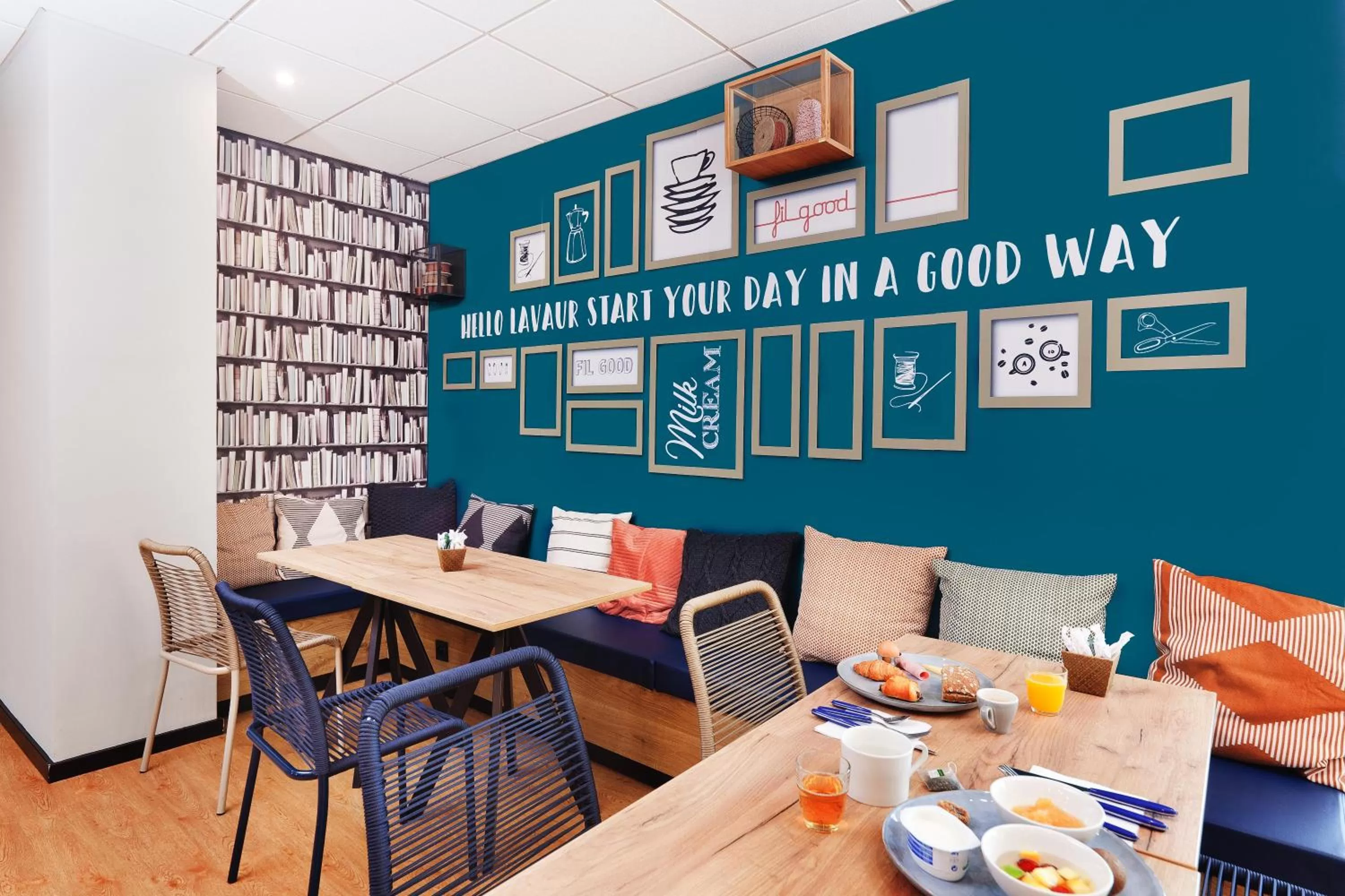 Dining area in ibis Styles Toulouse Lavaur