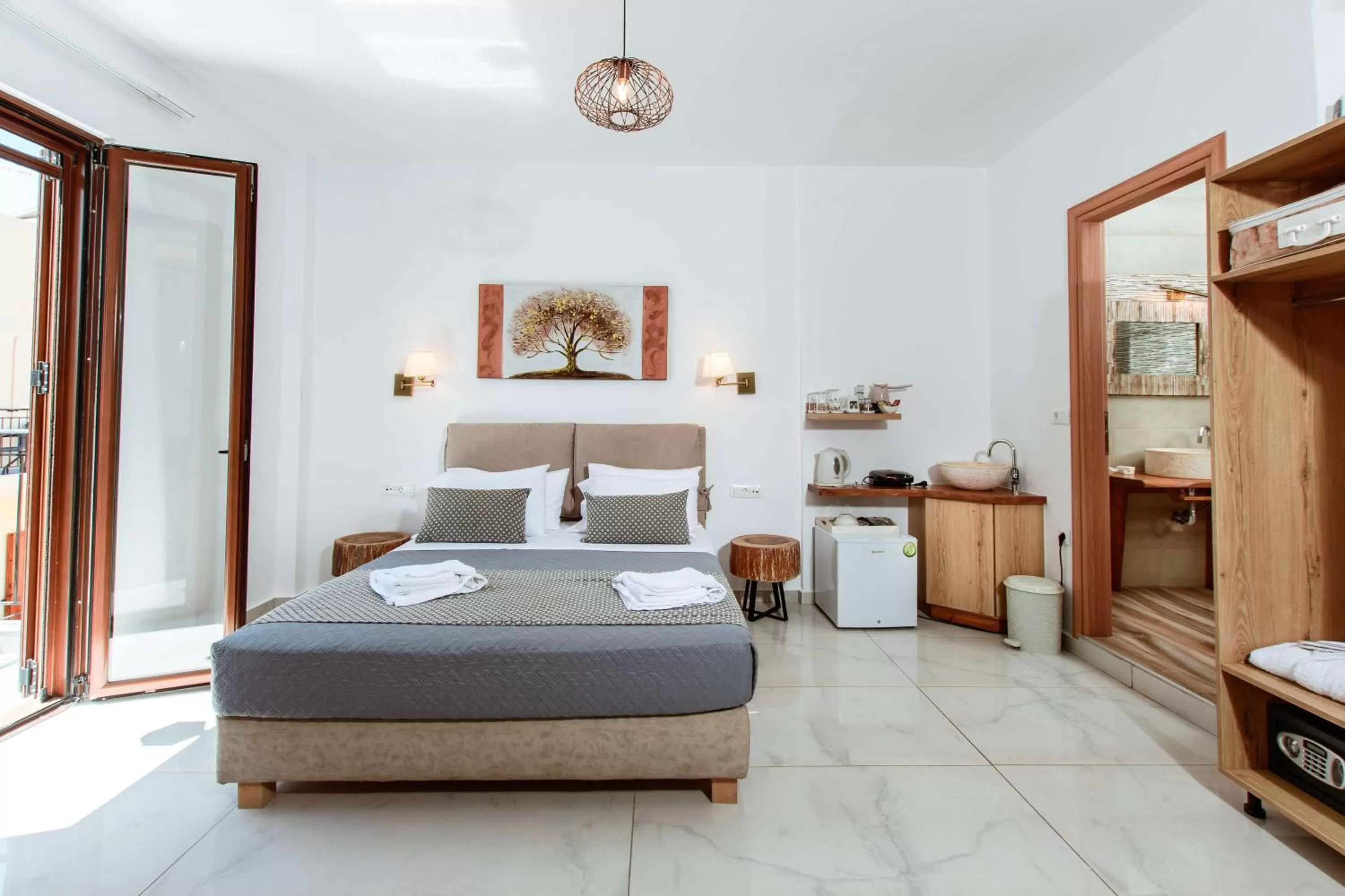 Bed in Deluxe Suites