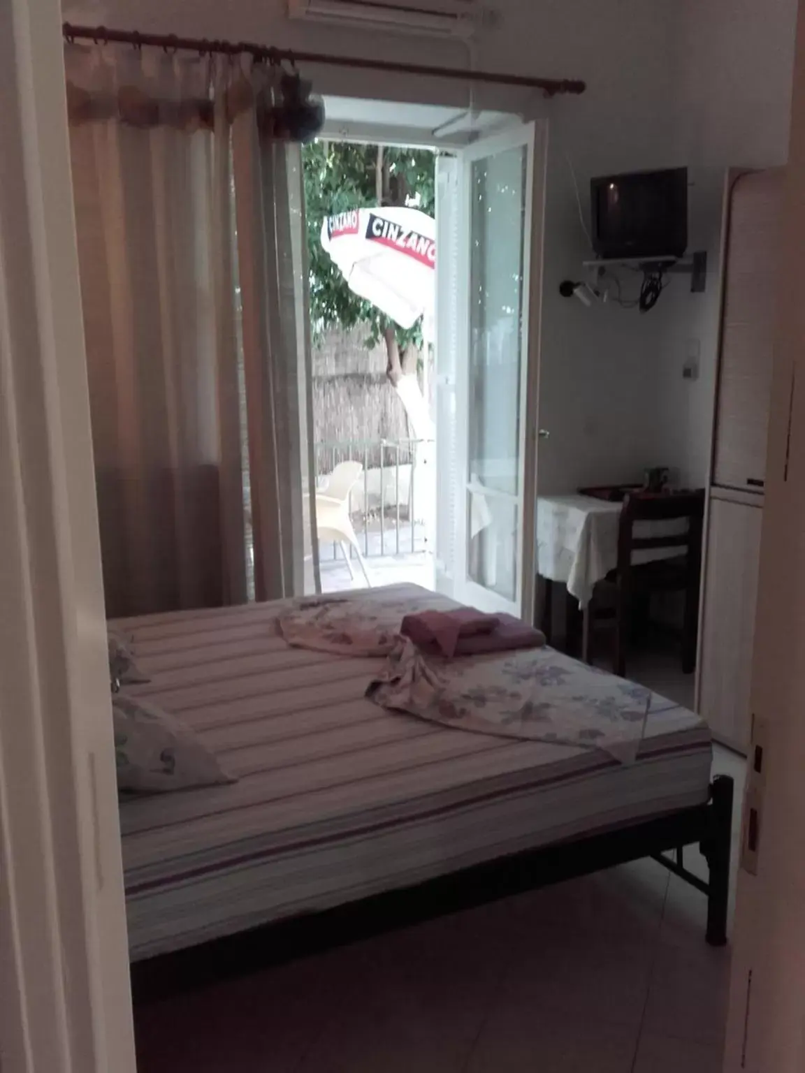 Large Single Room - single occupancy in Hotel Fotini Large Single Room - single occupancy in Hotel Fotini