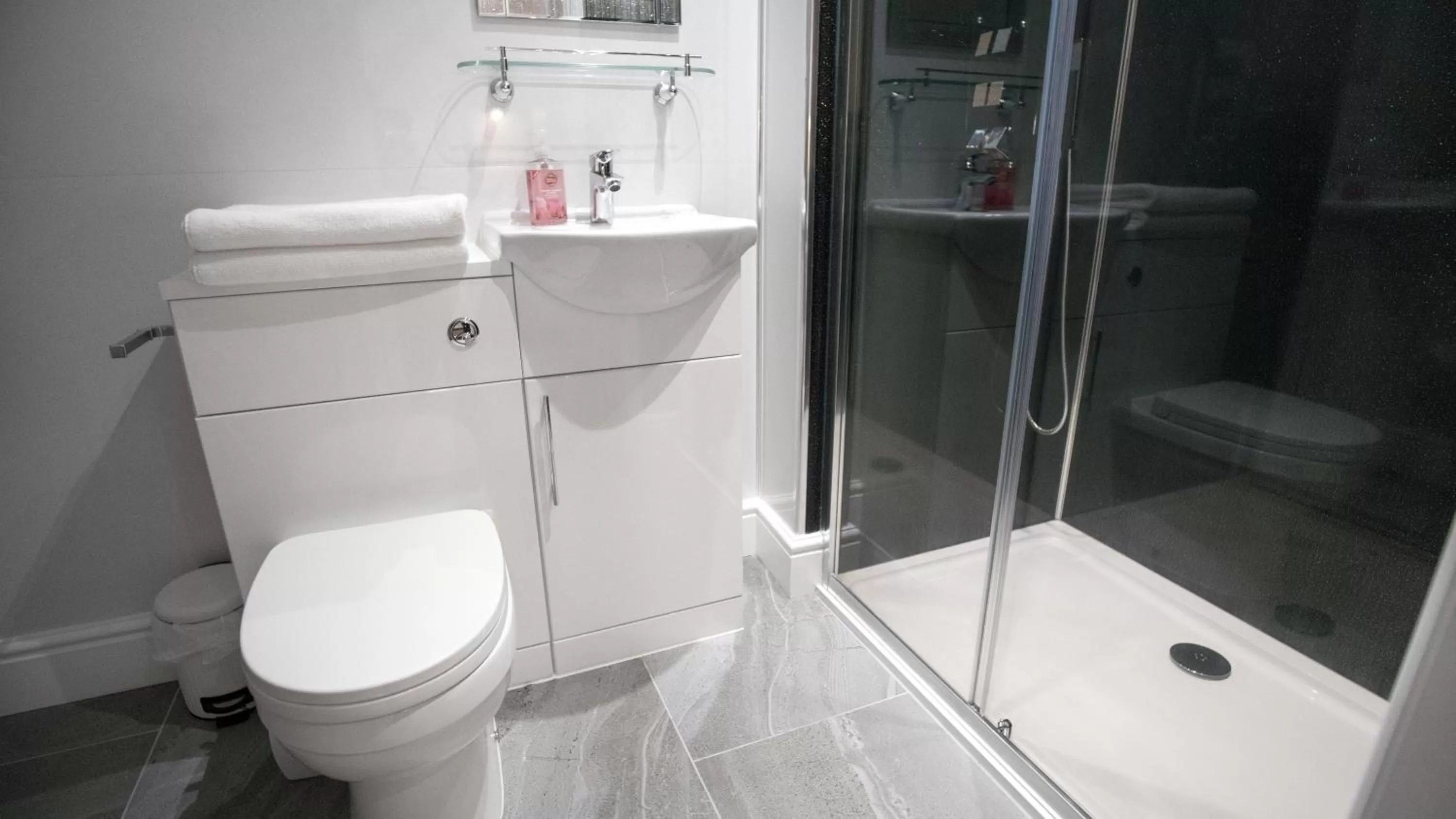 Bathroom in The Pebley Inn