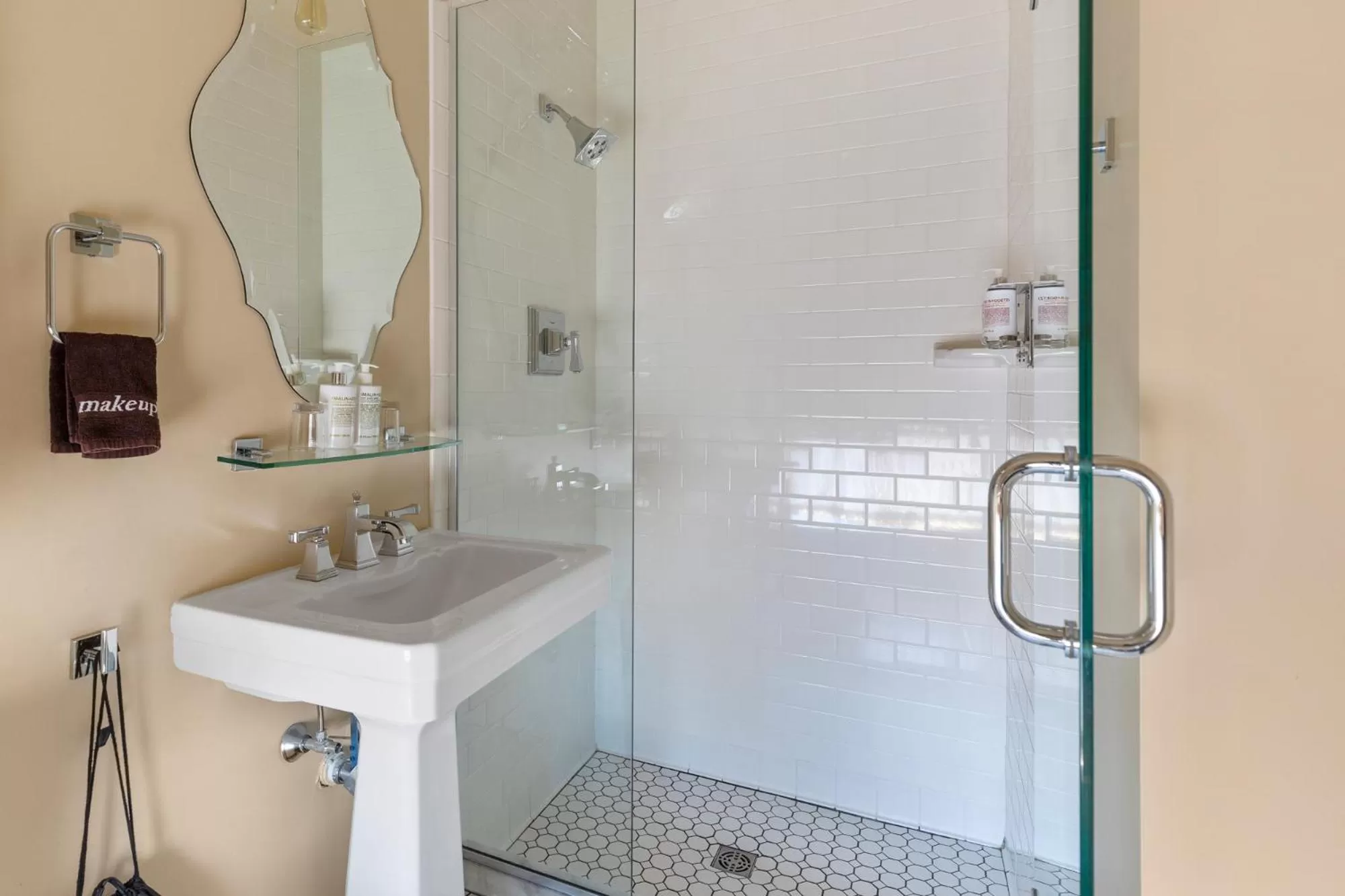 Shower in The Francis Hotel