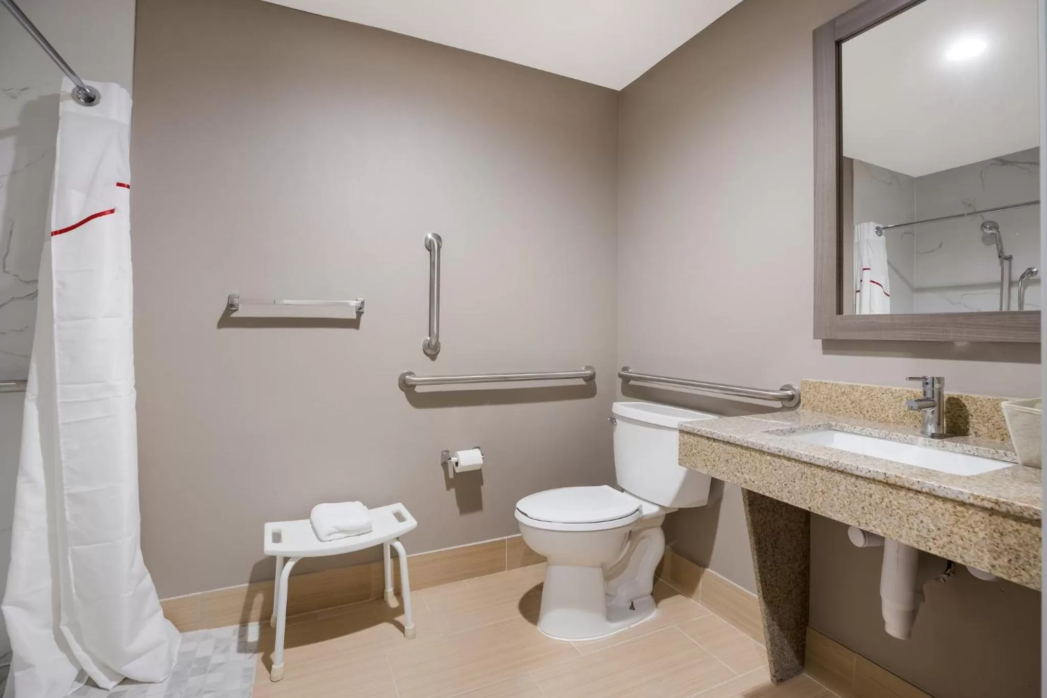 Bathroom in Red Roof Inn Sulphur