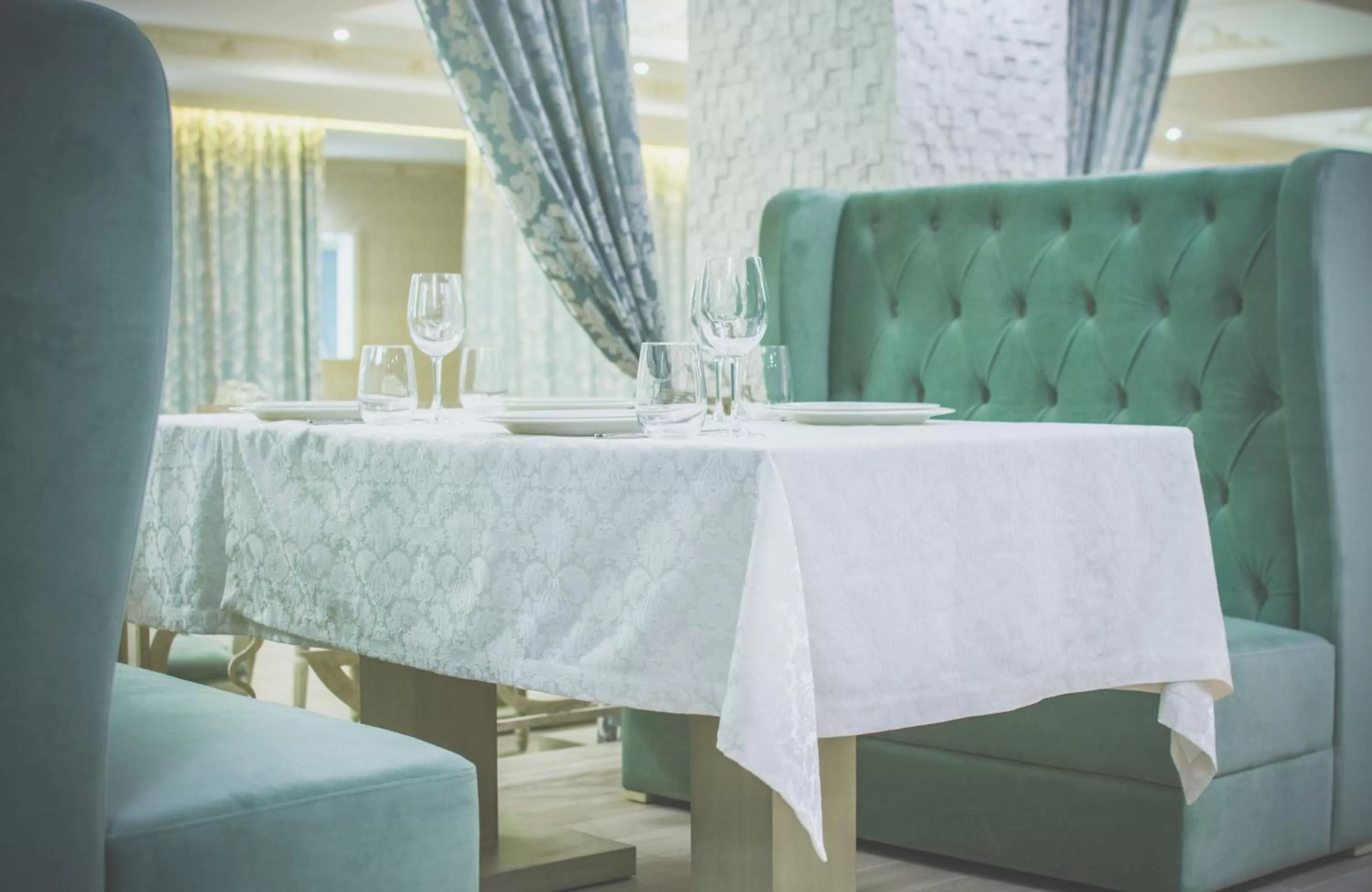 Restaurant/places to eat in Bristol Central Park Hotel