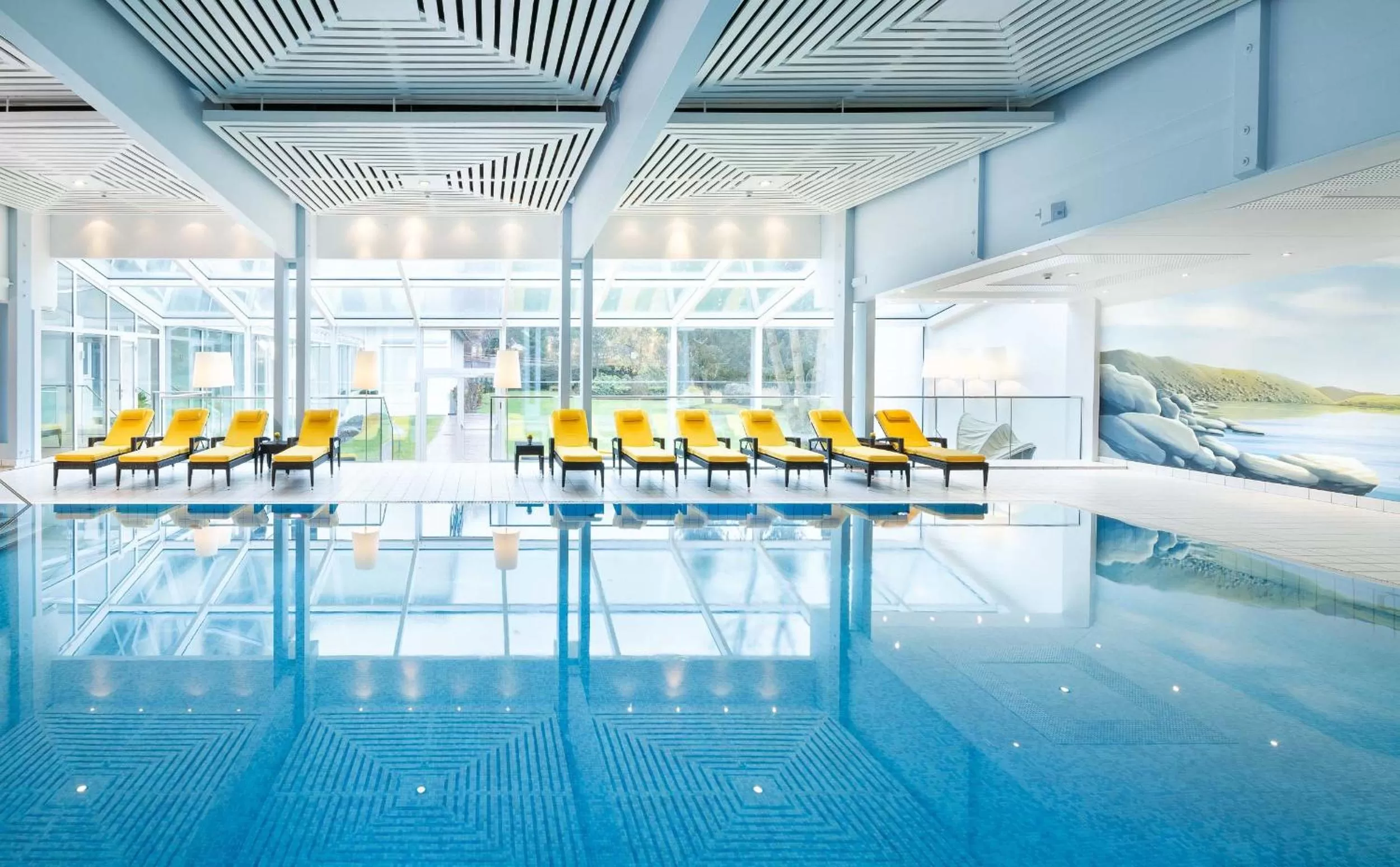 Swimming pool in EUROPÄISCHER HOF Bad Gastein