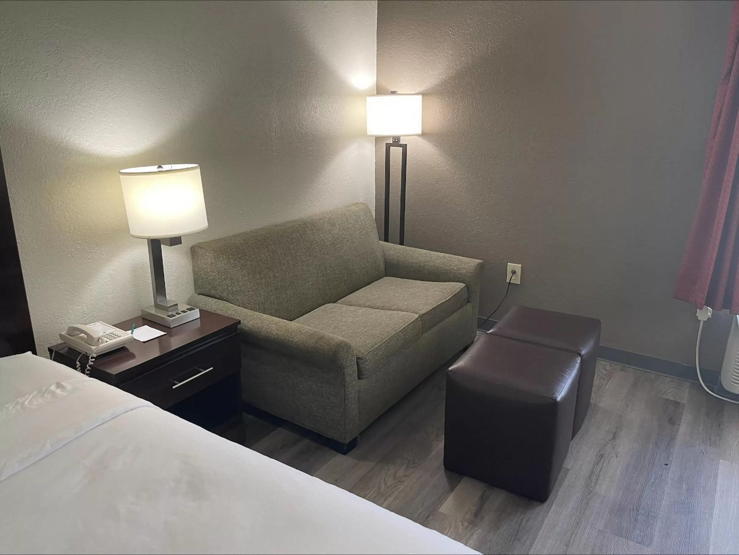 Seating area, Bed in Quality Inn & Suites Lexington South