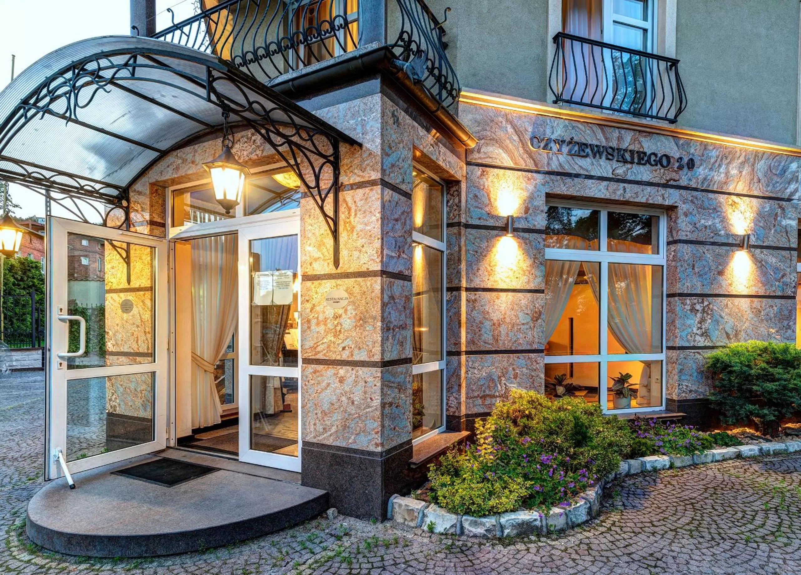 Facade/entrance in Villa Palladium