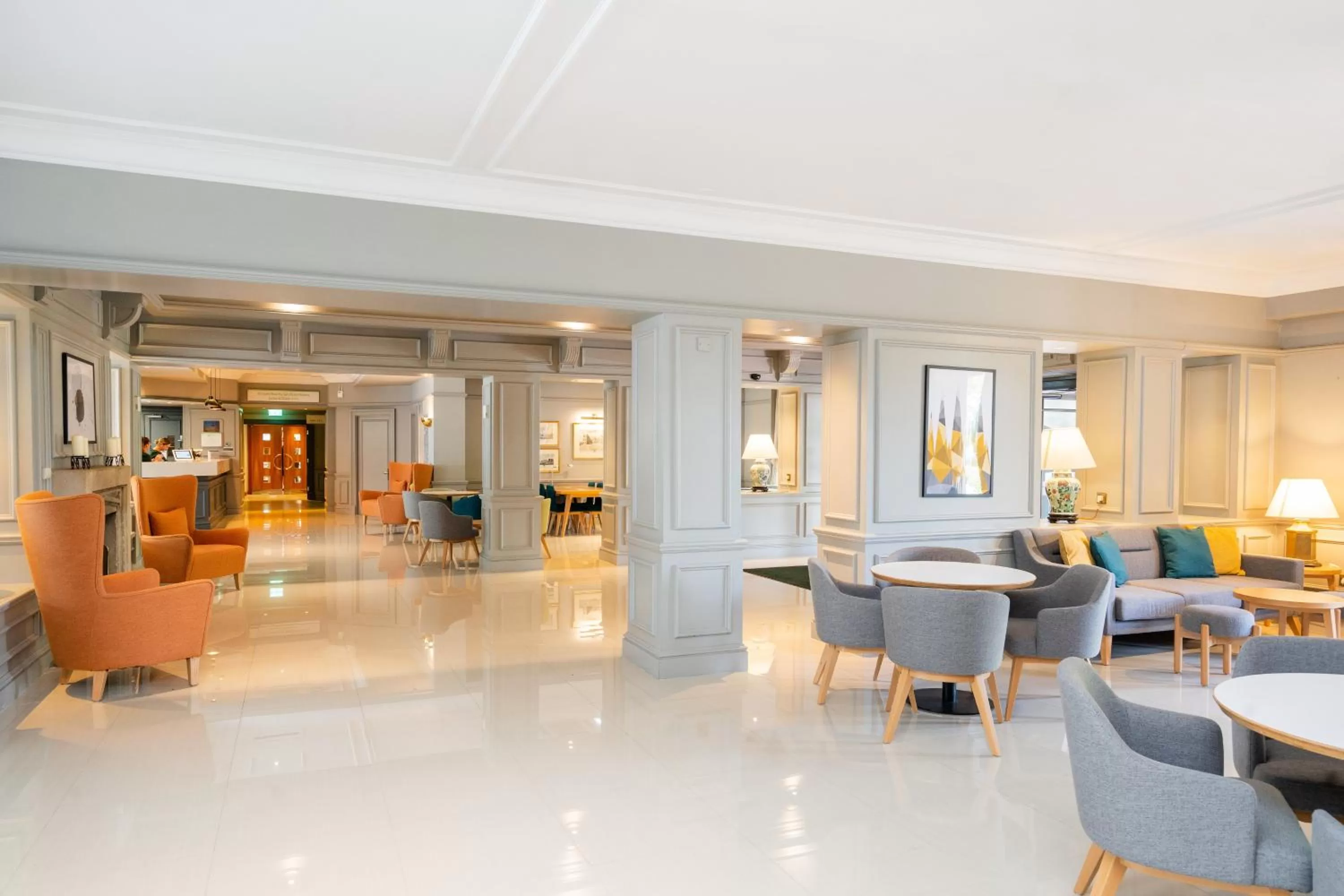 Lobby or reception in Holiday Inn Maidstone-Sevenoaks by IHG