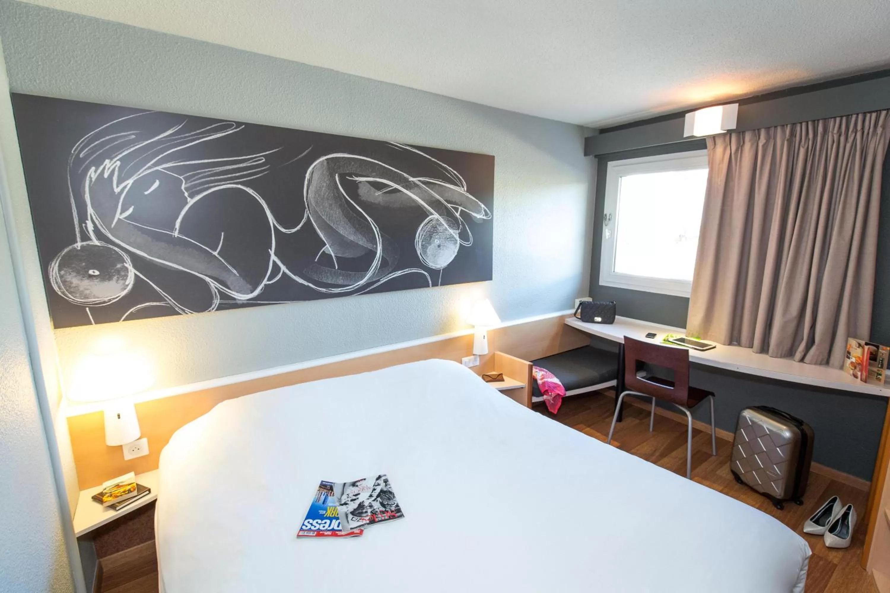 Bedroom, Bed in ibis Marseille Timone