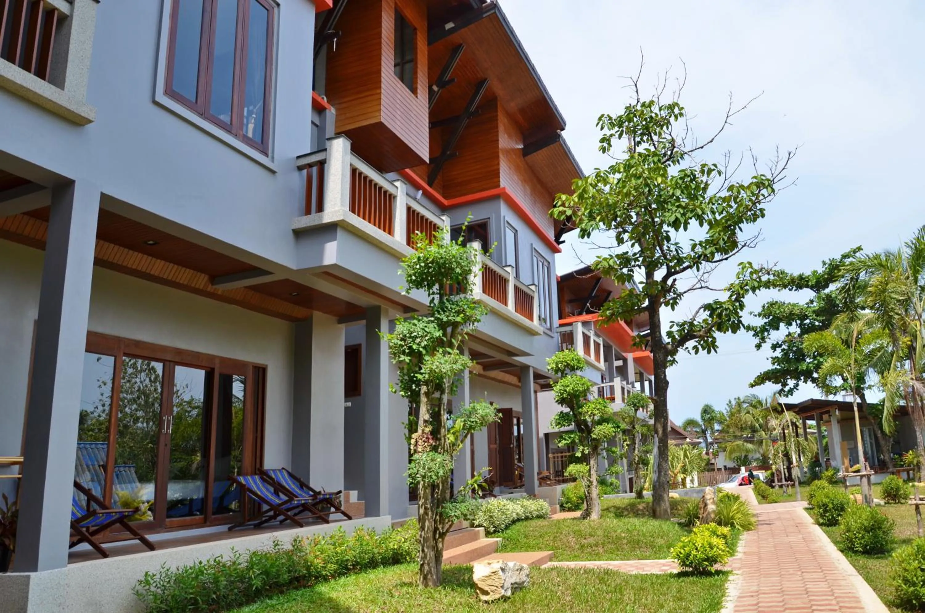 Property building in Lanta Intanin Resort - SHA Extra Plus