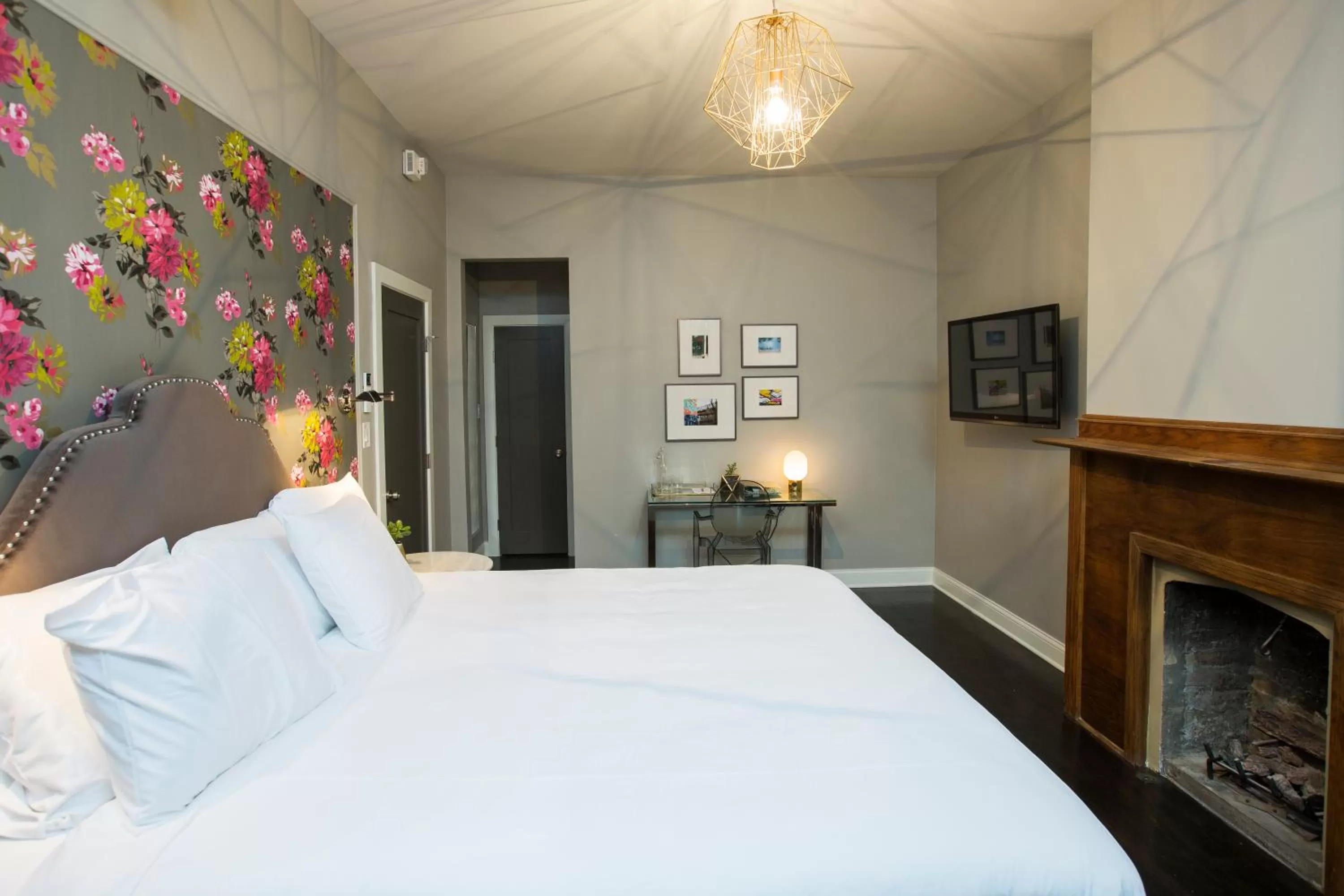 Photo of the whole room, Bed in Wicker Park Inn