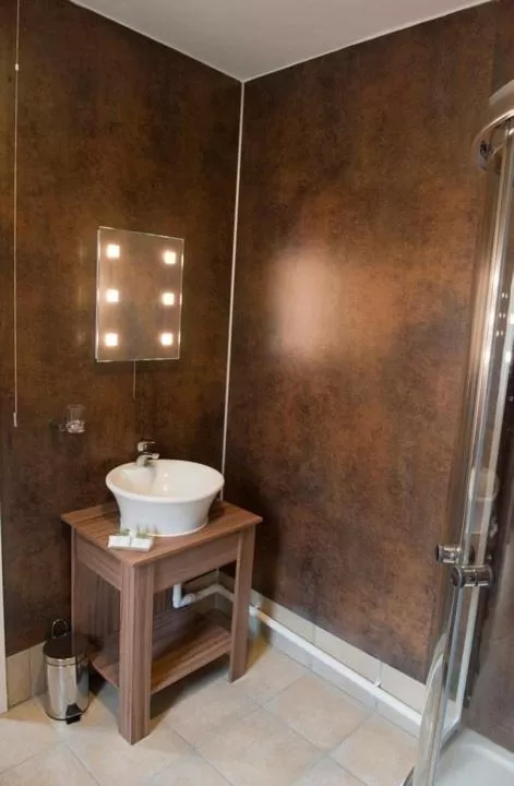 Bathroom in The Pack Horse