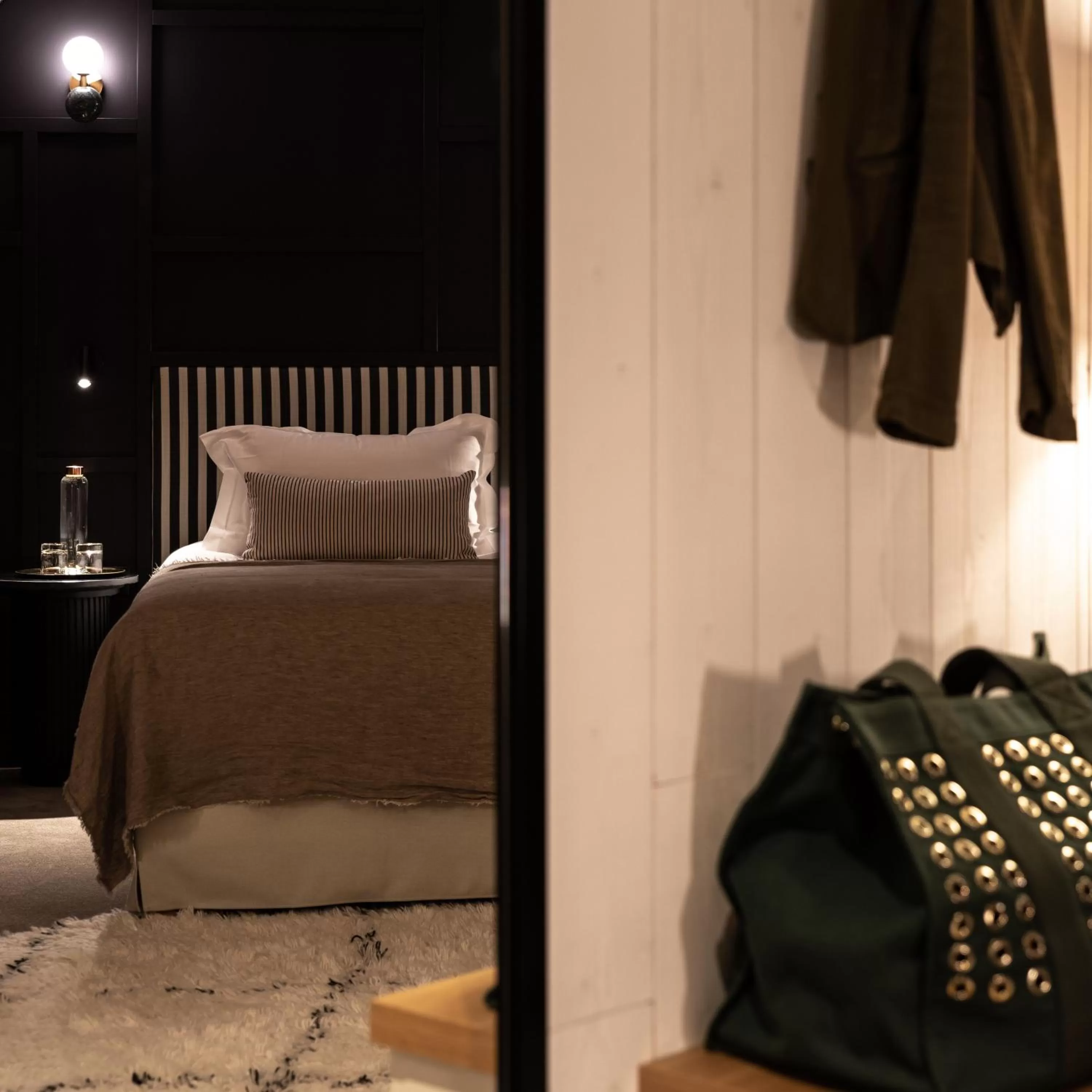 Photo of the whole room, Bed in Le Celtique & Spa