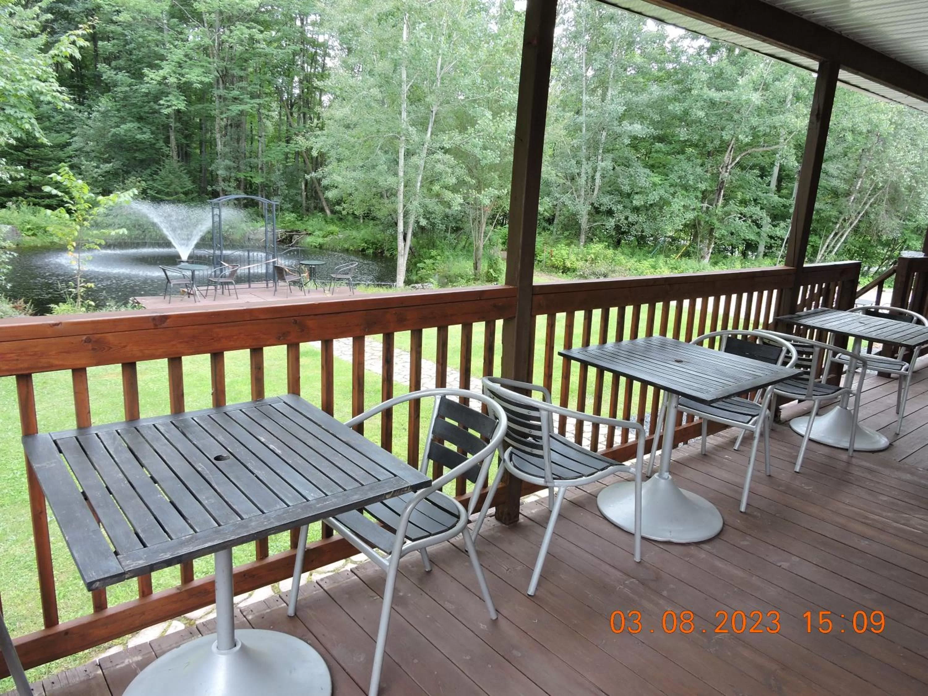 Balcony/Terrace in Gite Passion et Tendresse B&B