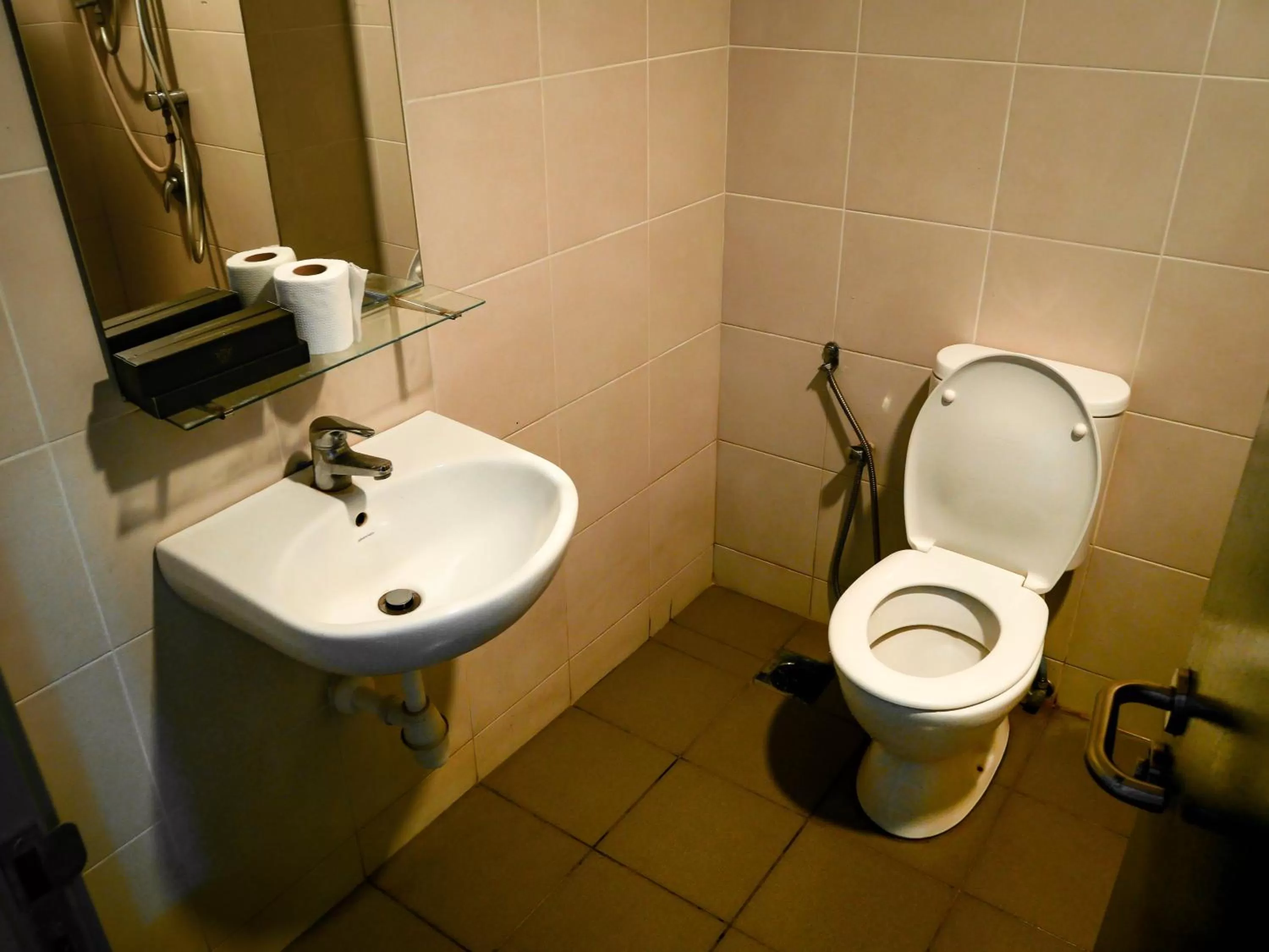 Bathroom in Bangi Perdana Hotel