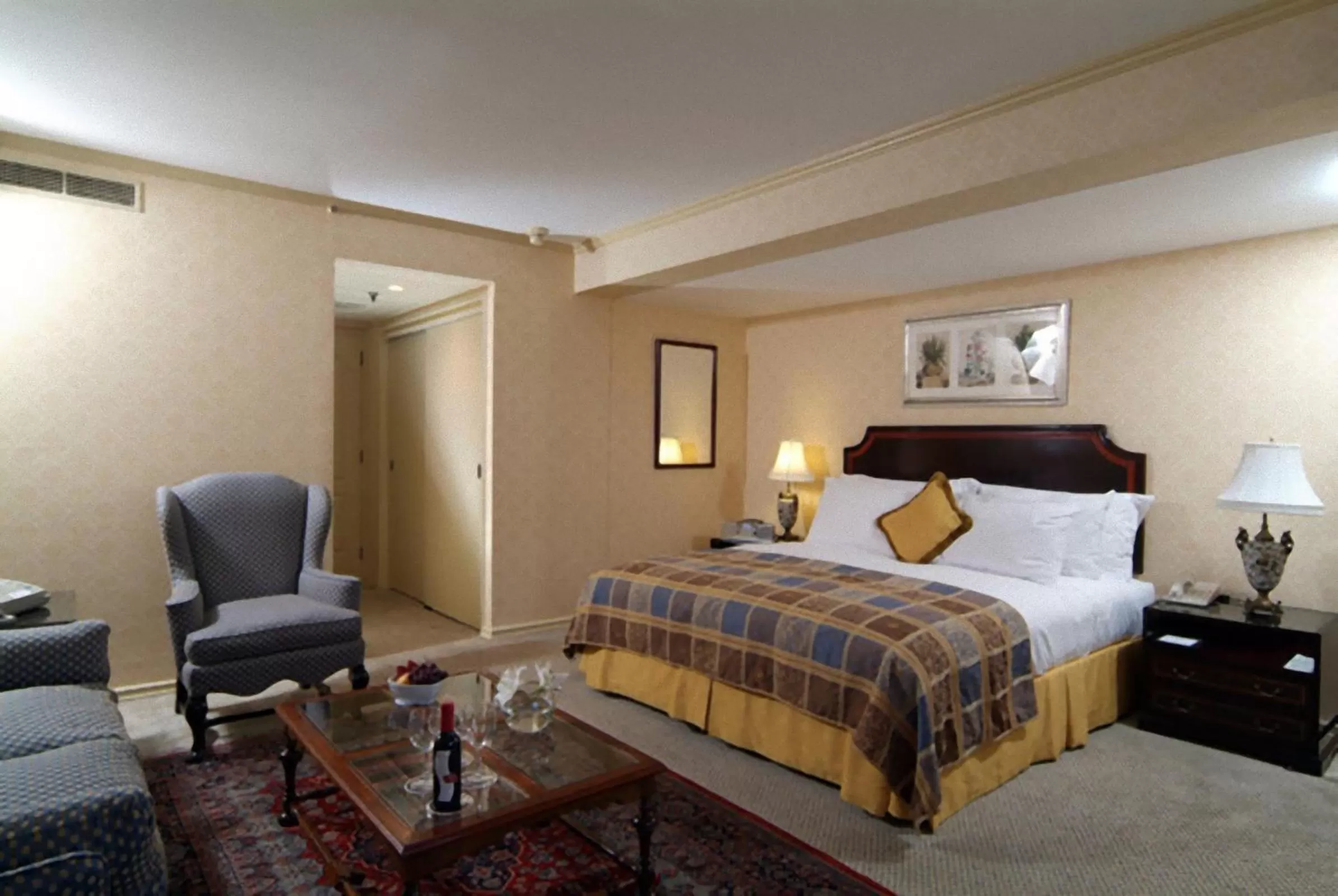 Bedroom, Bed in Park Plaza Santiago