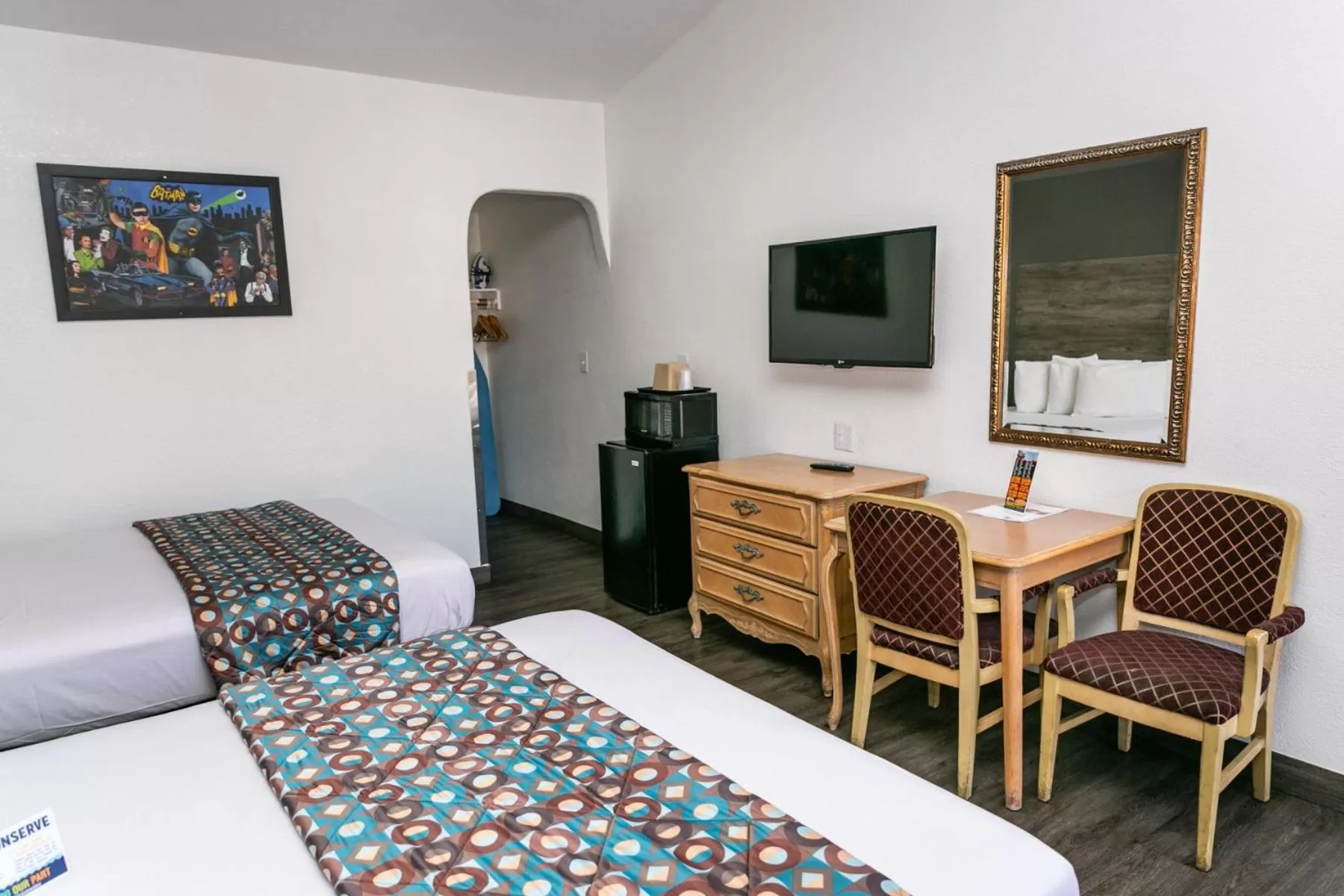 Photo of the whole room, Bed in Anaheim Discovery Inn and Suites