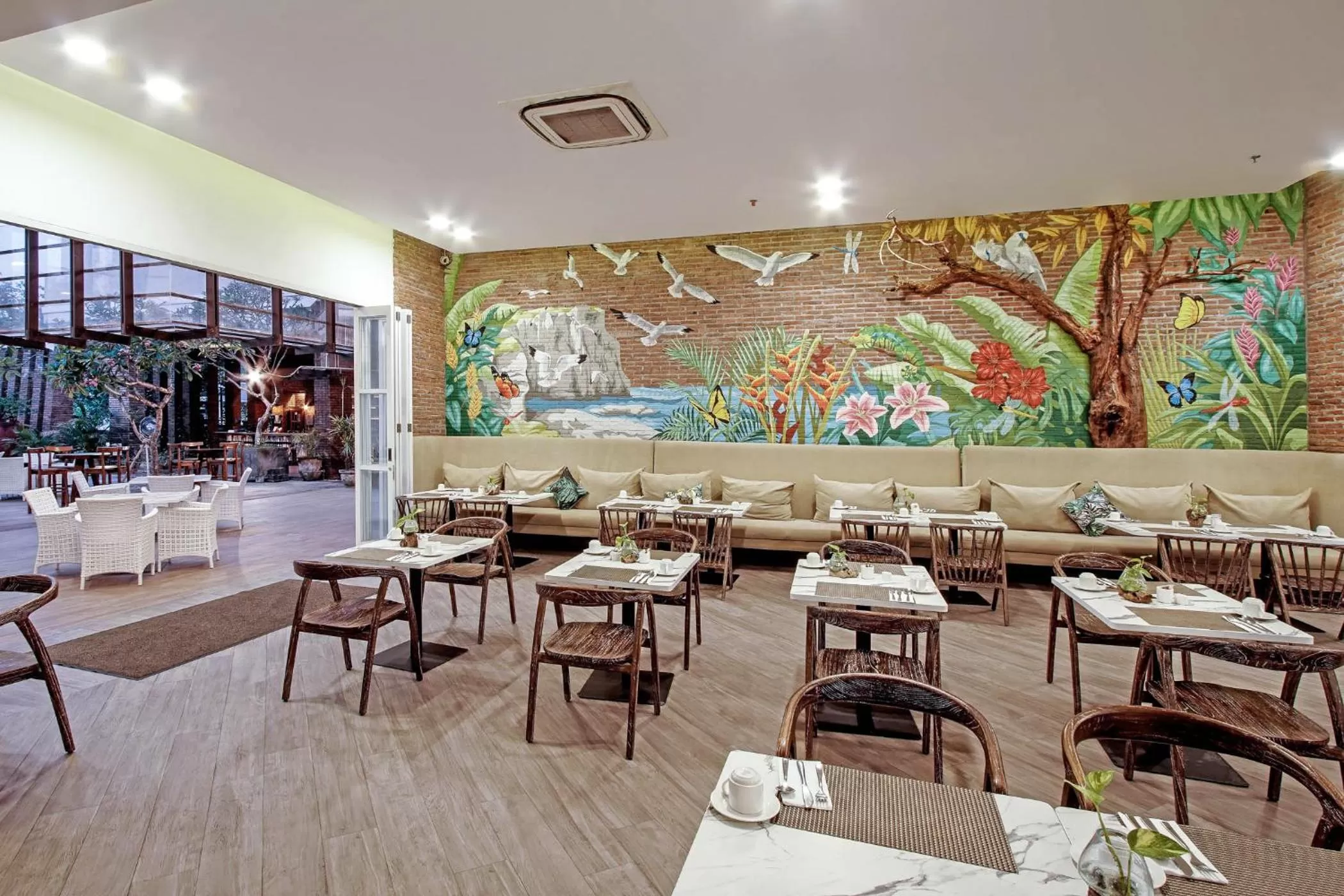 Restaurant/places to eat in Wyndham Garden Kuta Beach Bali