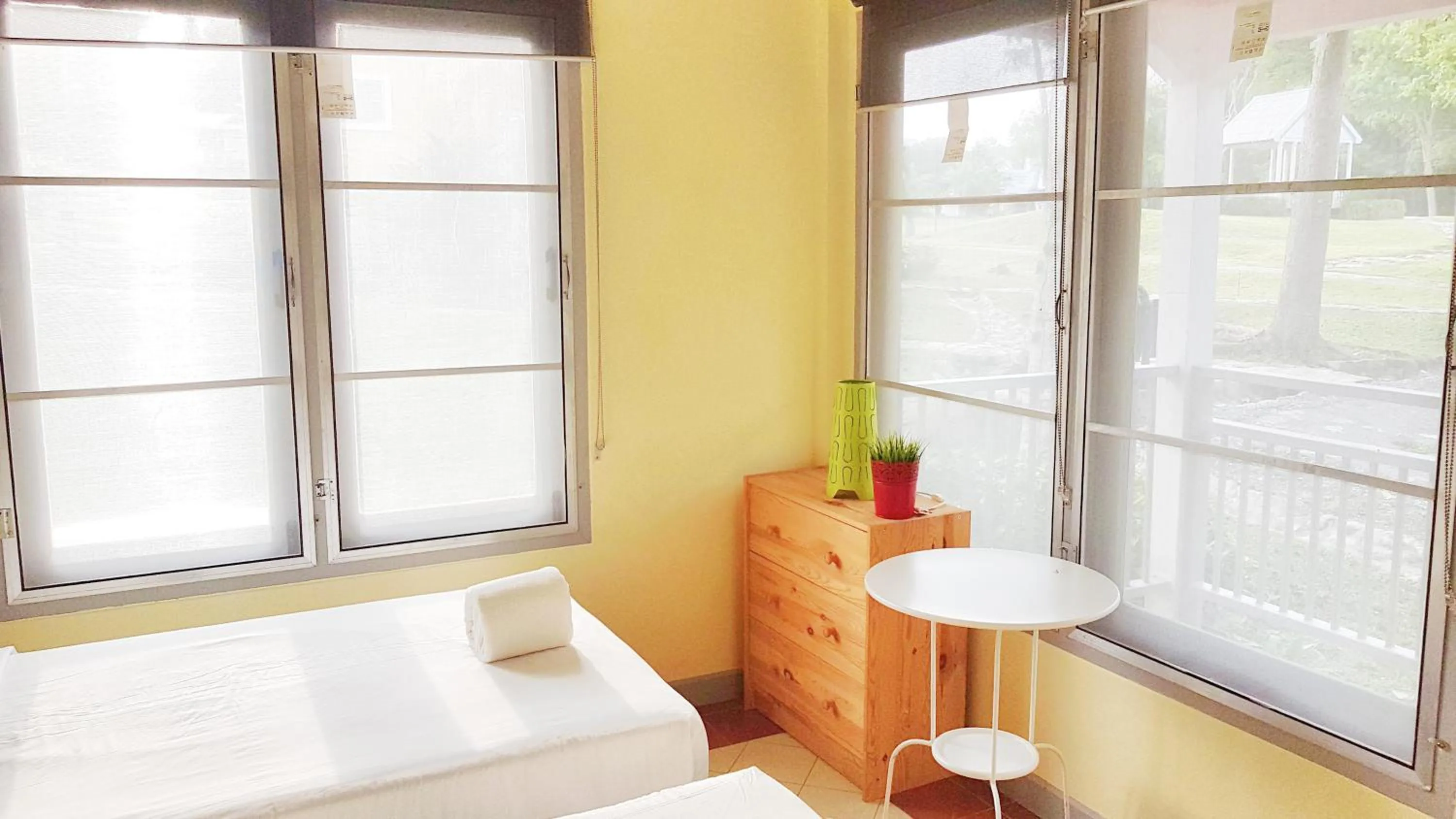 Photo of the whole room, Bed in Brookside Valley Resort