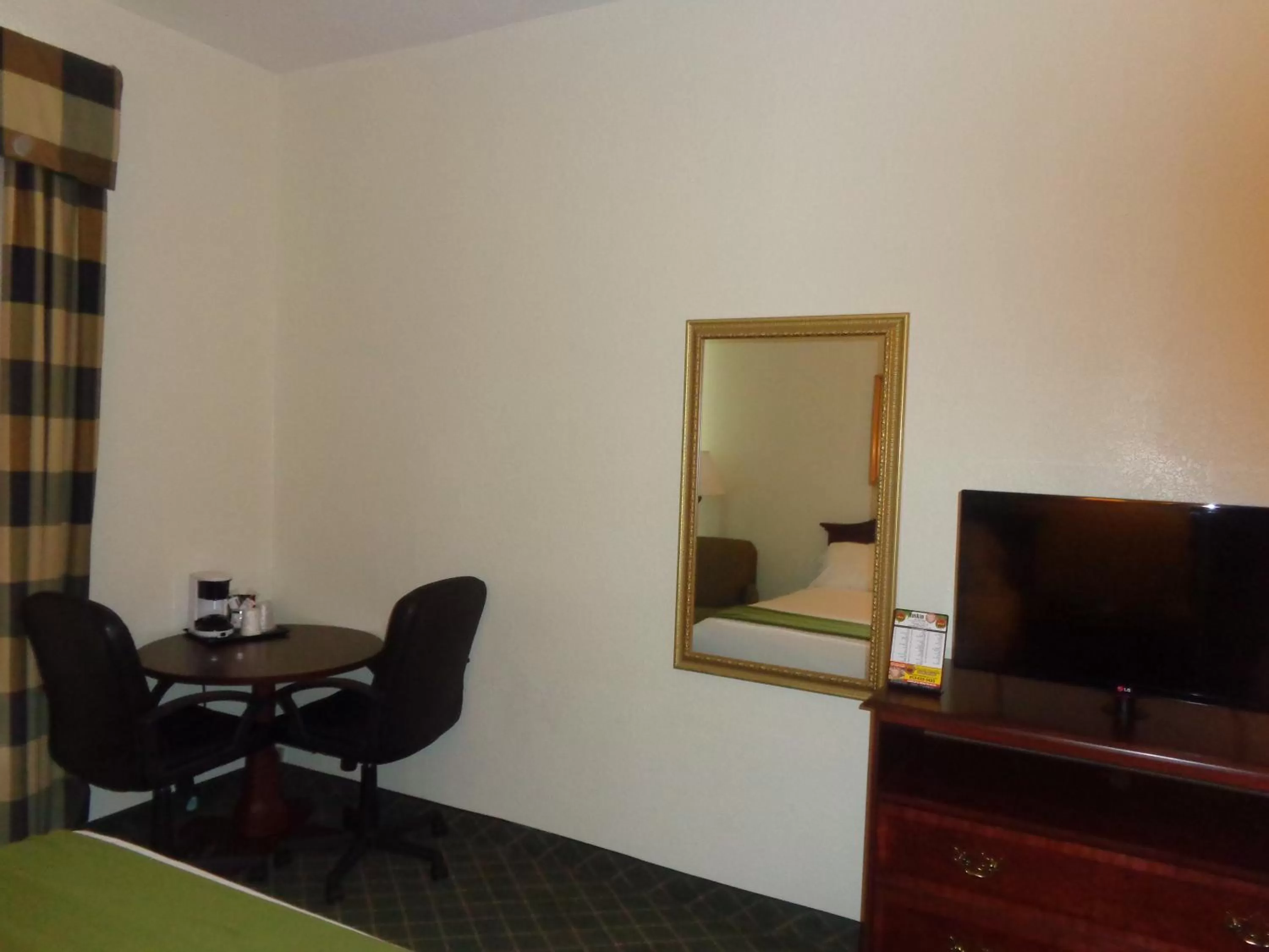 Decorative detail in Ruskin Inn Tampa-Sun City Center