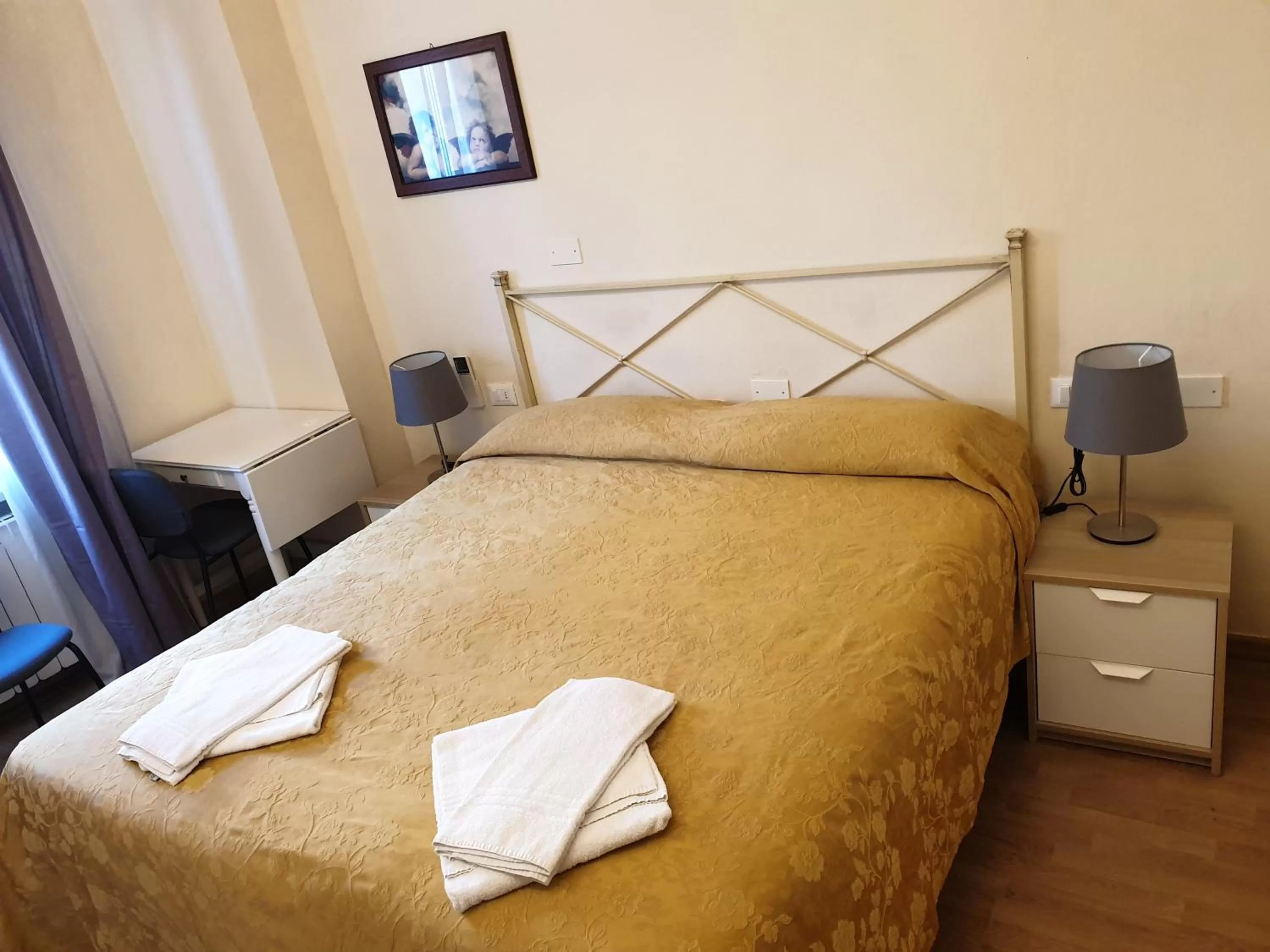 Bed in Hotel Por Santa Maria