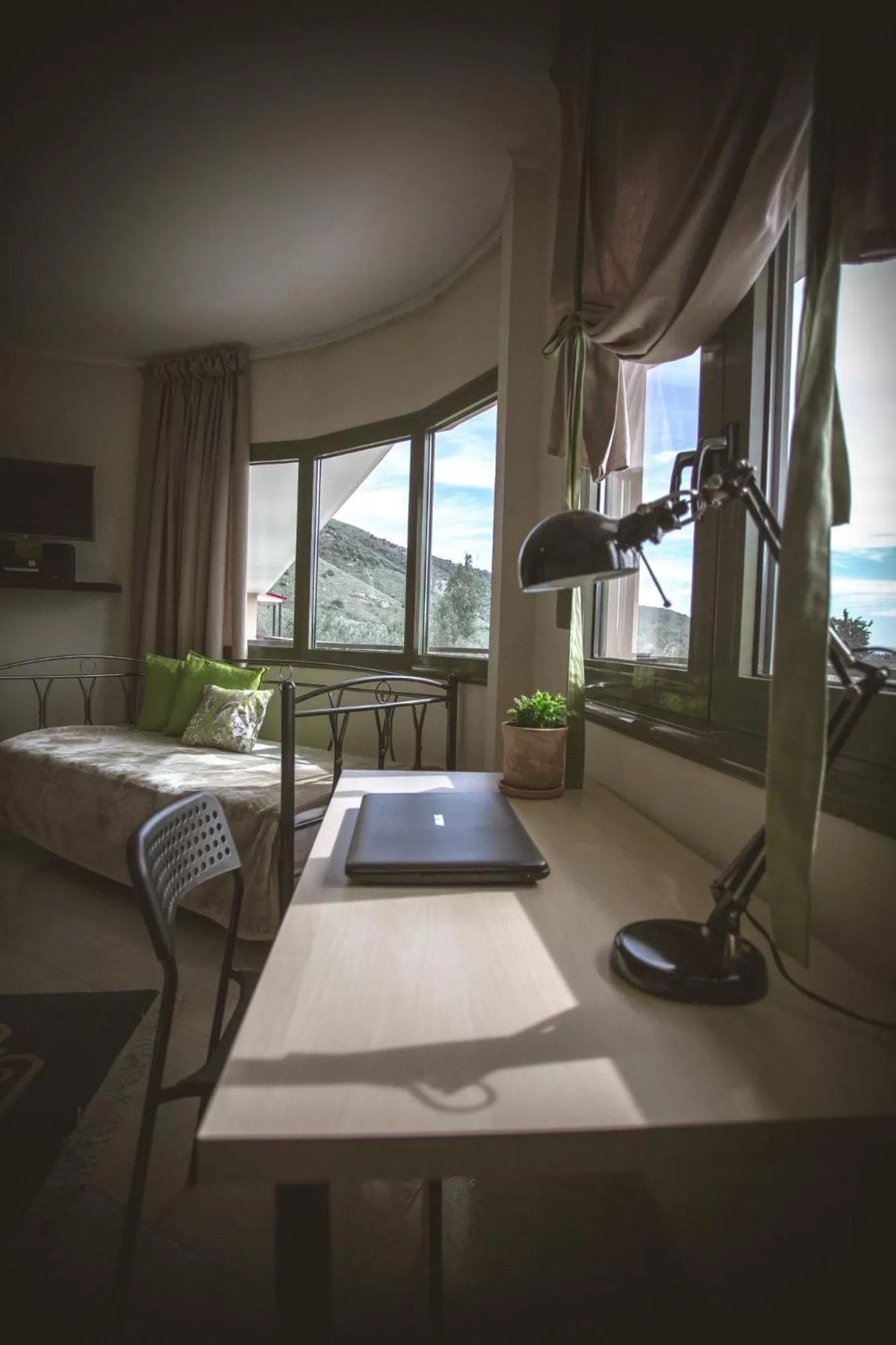 Day, Bed in Hotel Marathia