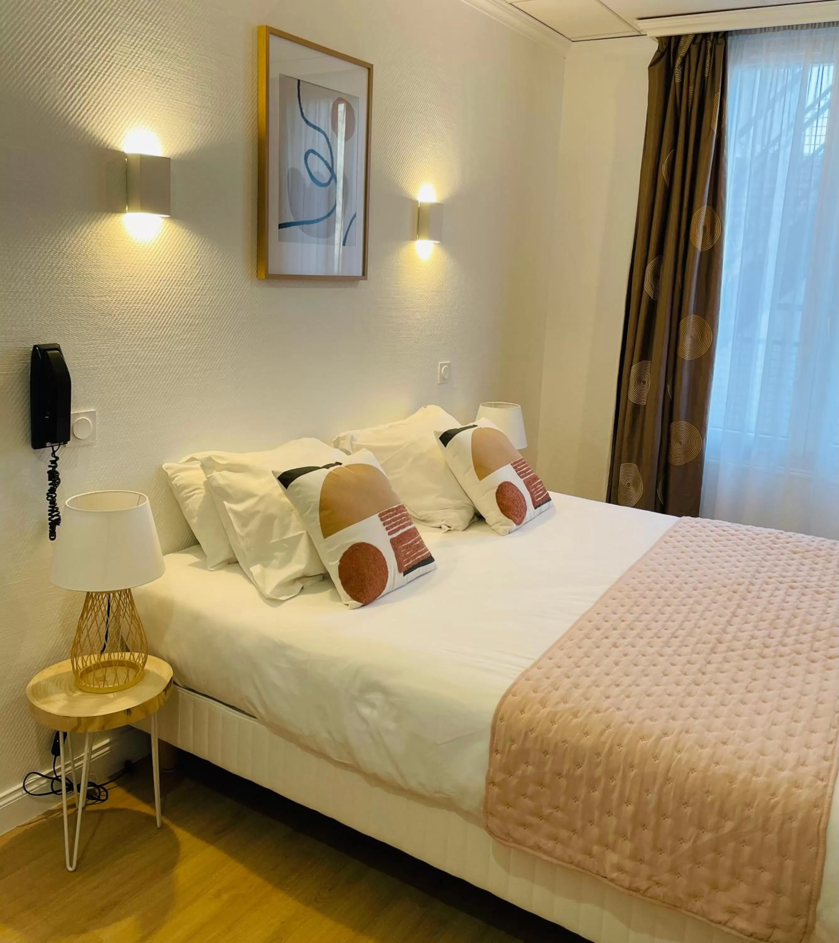 Bed in Hôtel Porte Mars Reims Gare Centre Arena