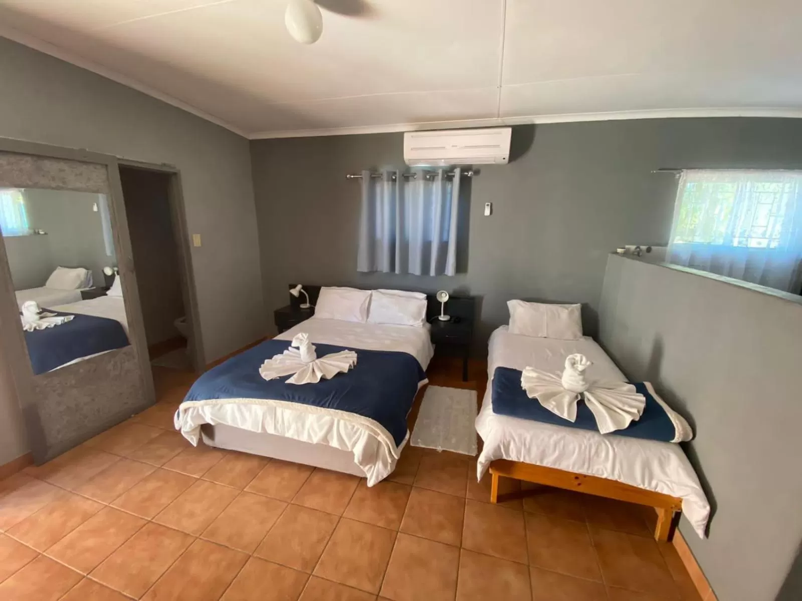 Photo of the whole room, Bed in Hoon's Selfcatering