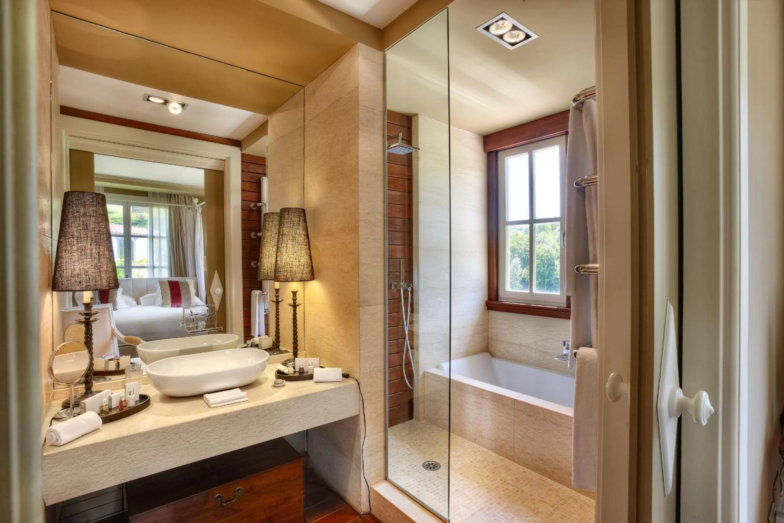 Bathroom, Bed in Hotel Iturregi