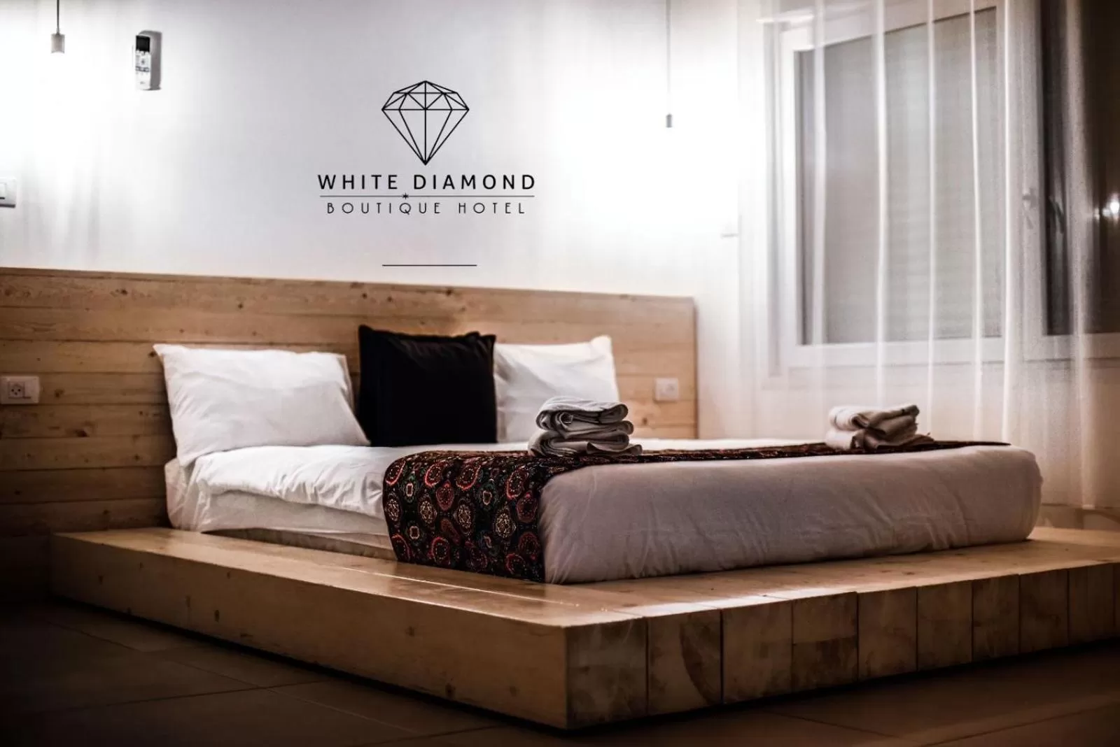 Bed in White Diamond