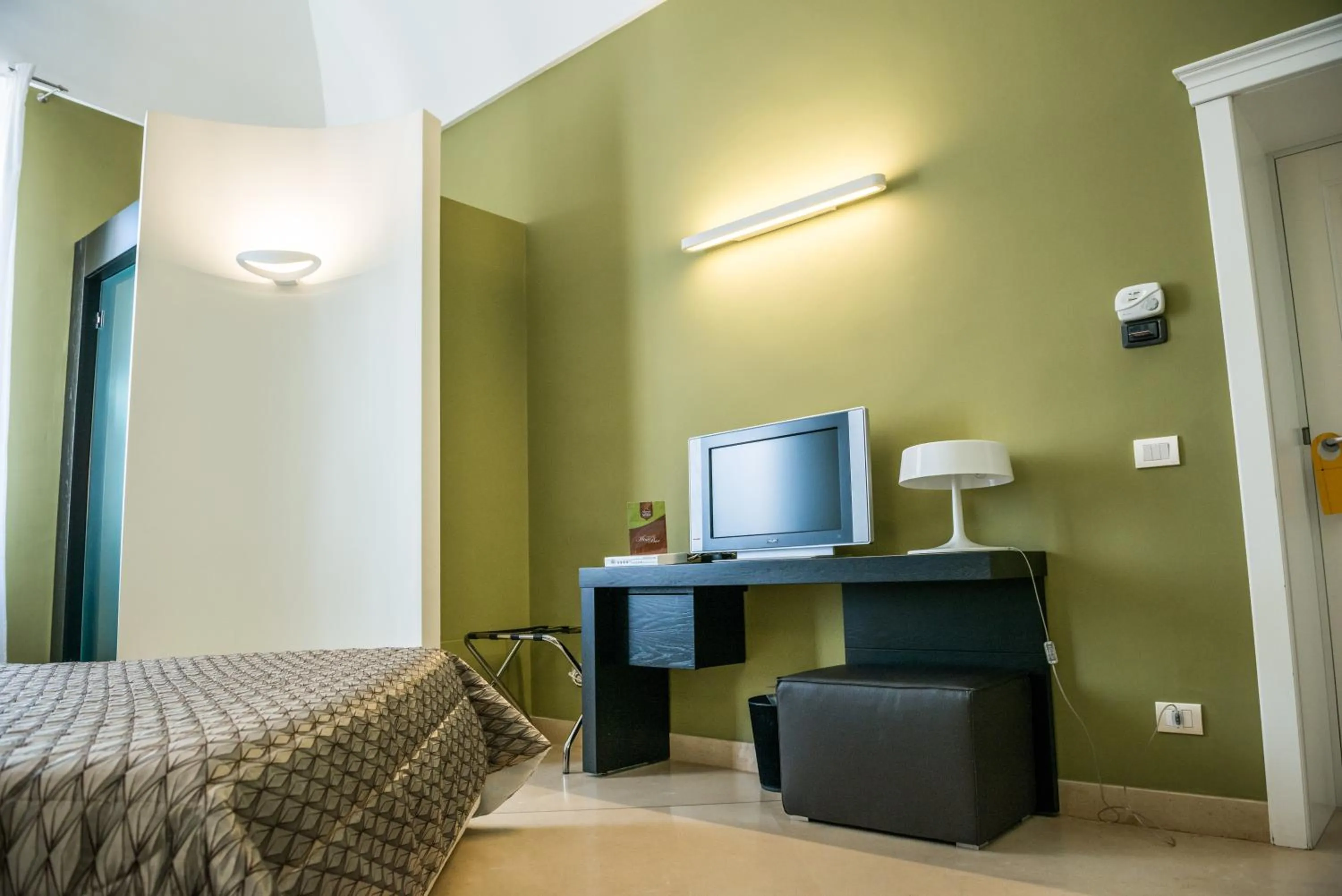 TV and multimedia, Bed in Albergo Del Sedile