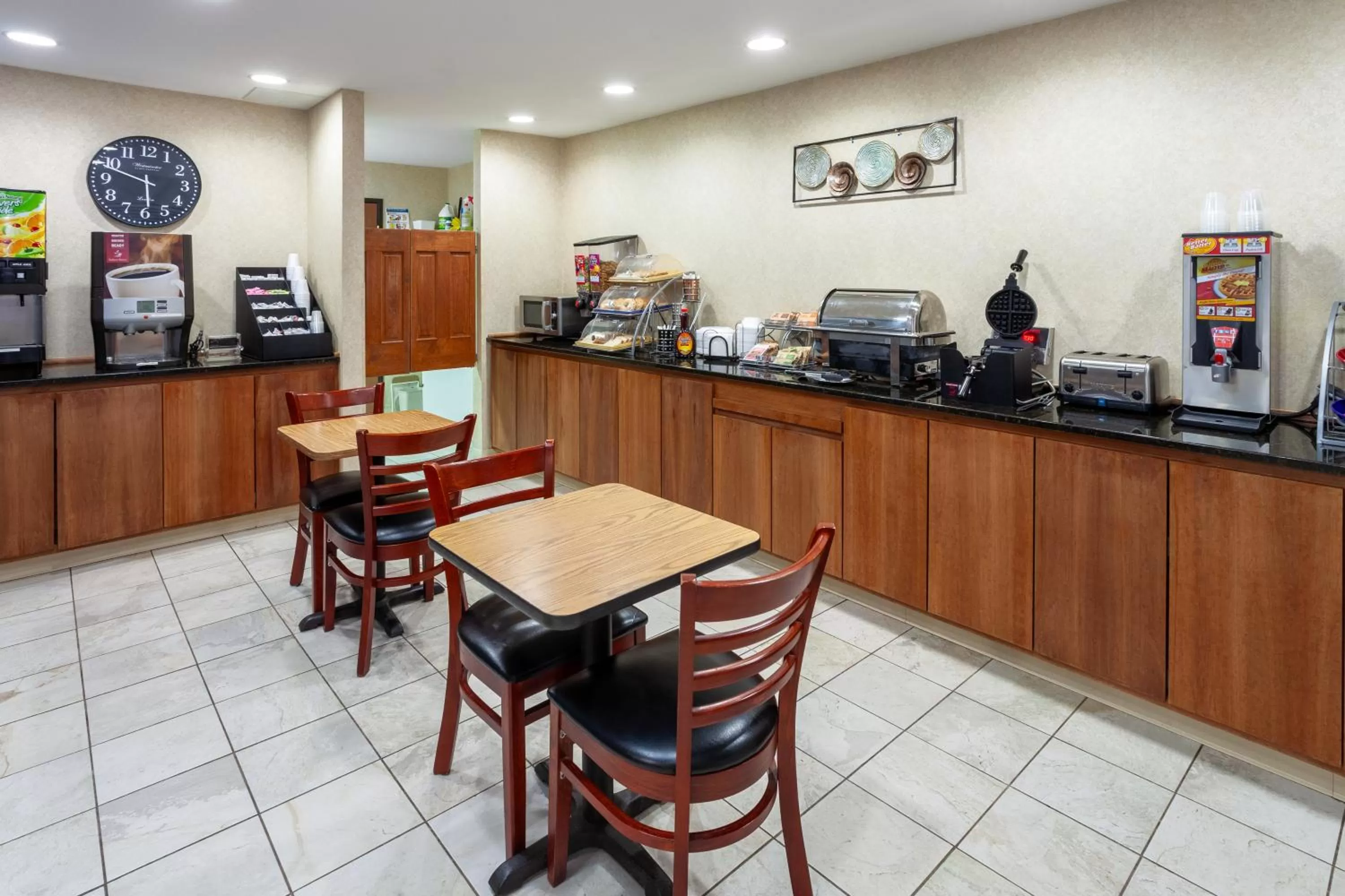 Breakfast in Days Inn by Wyndham Wooster