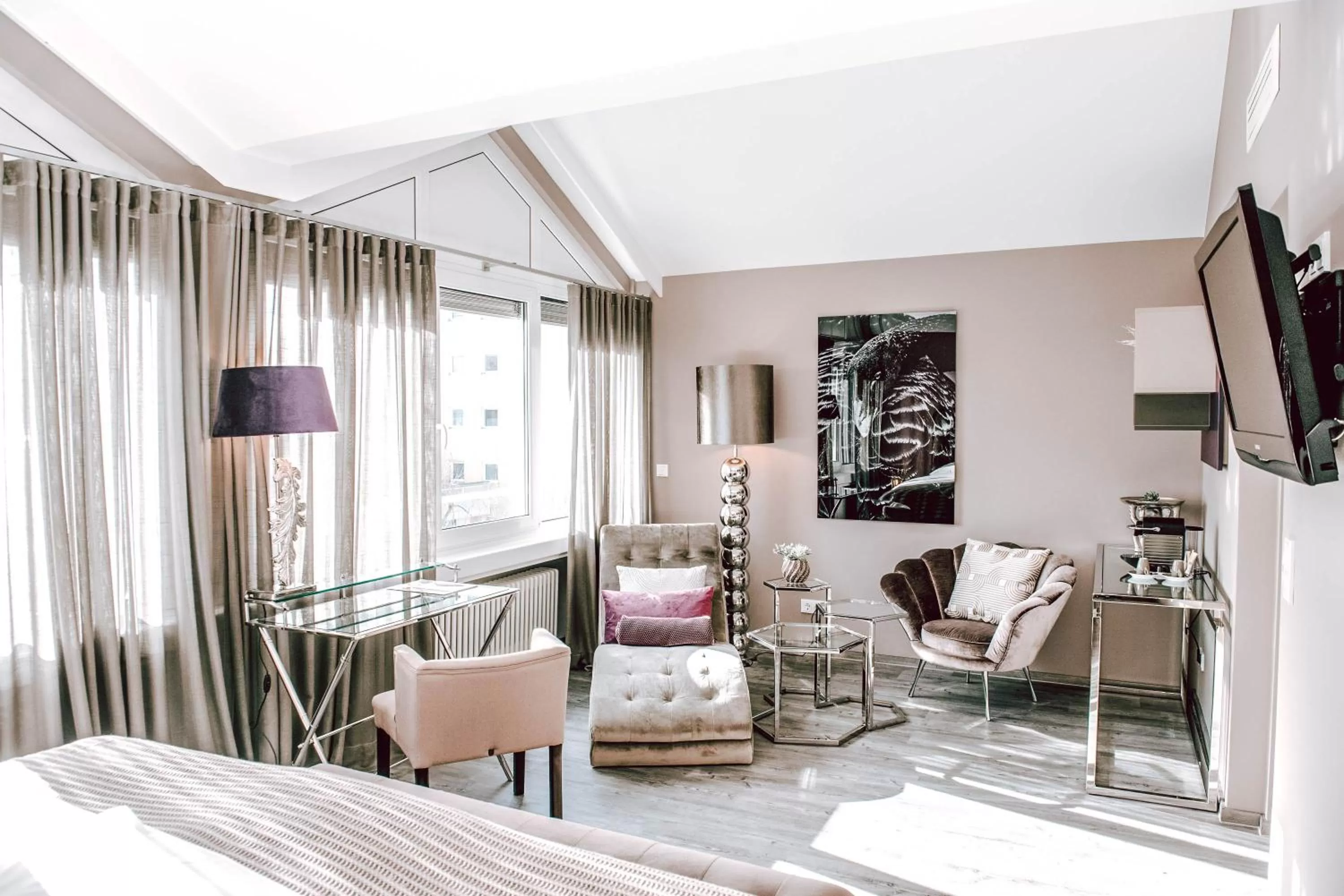 Seating area in Concorde Business Boutique Hotel