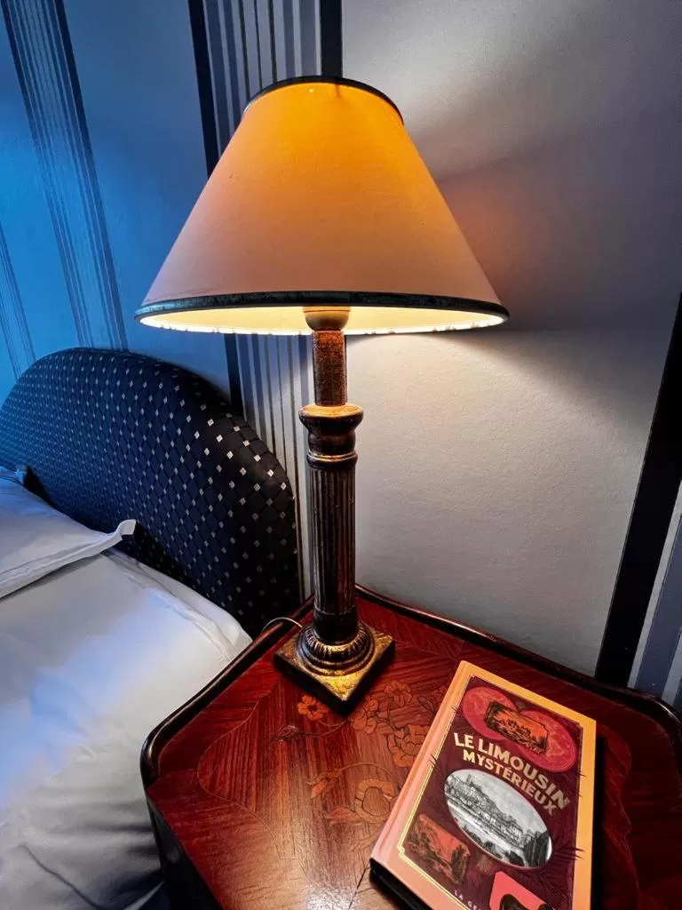 Seating Area in Le Jardin des Lys