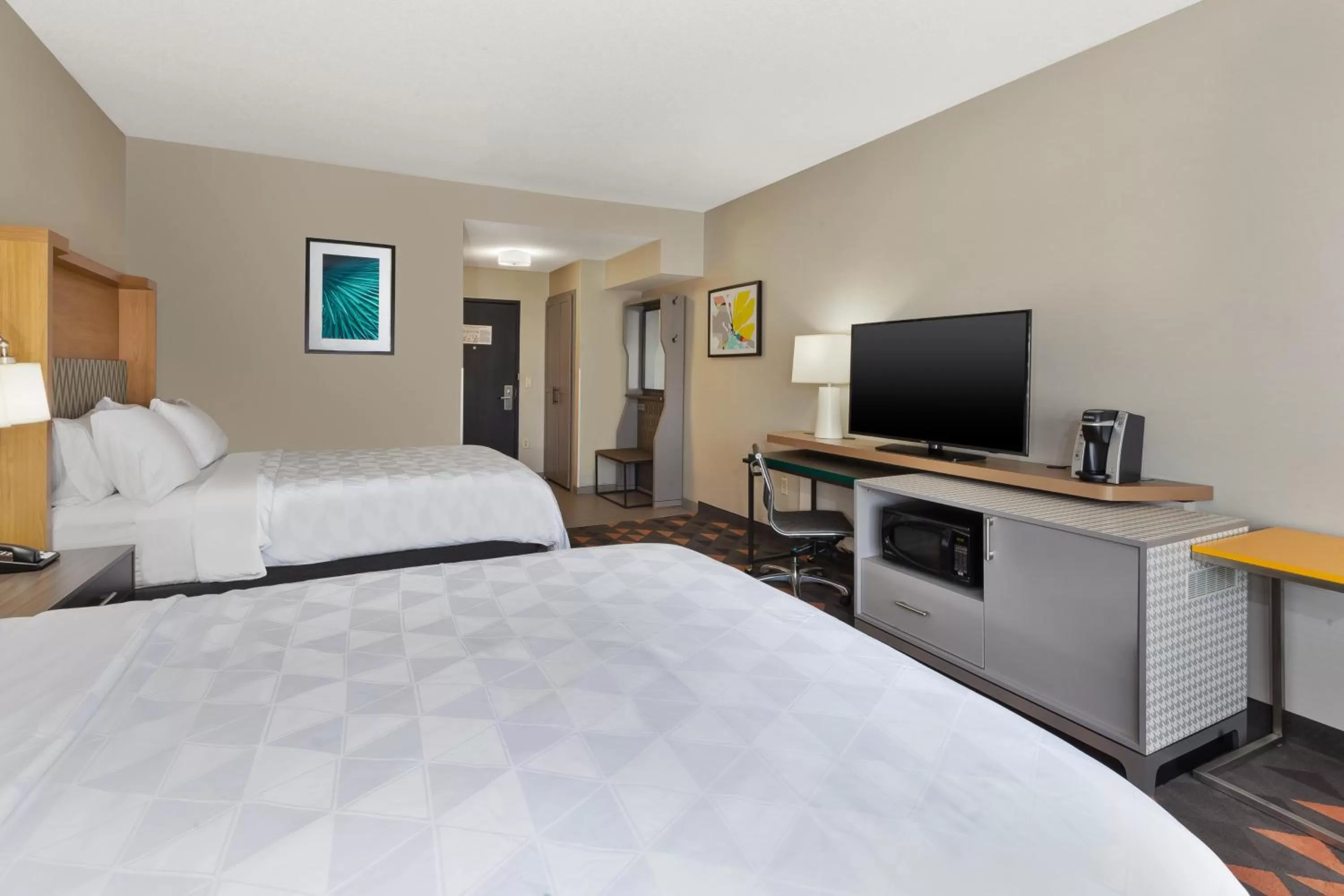 Photo of the whole room, Bed in Holiday Inn Grand Rapids - South by IHG