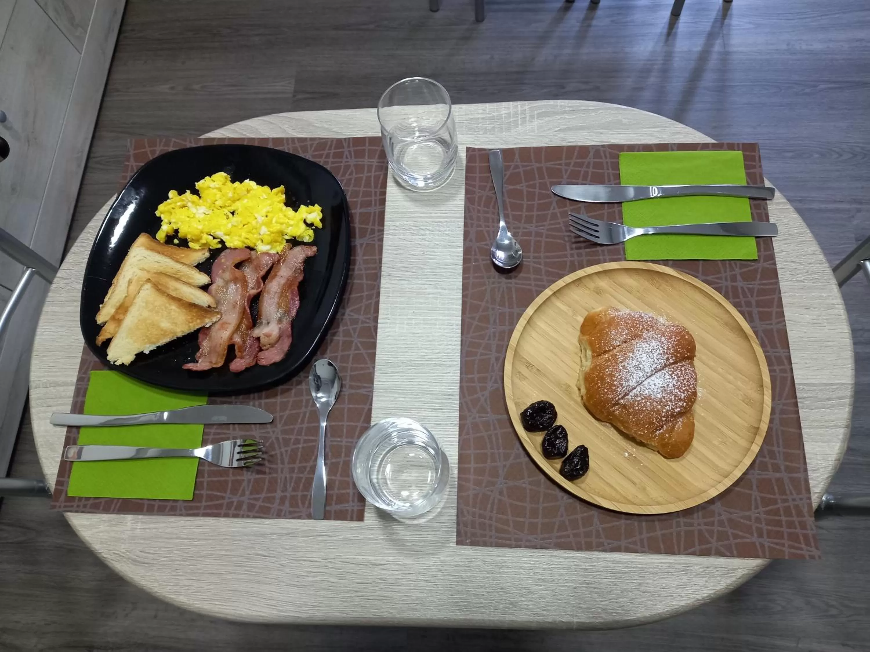 Food and drinks in B&B KM 198 - Room&Breakfast