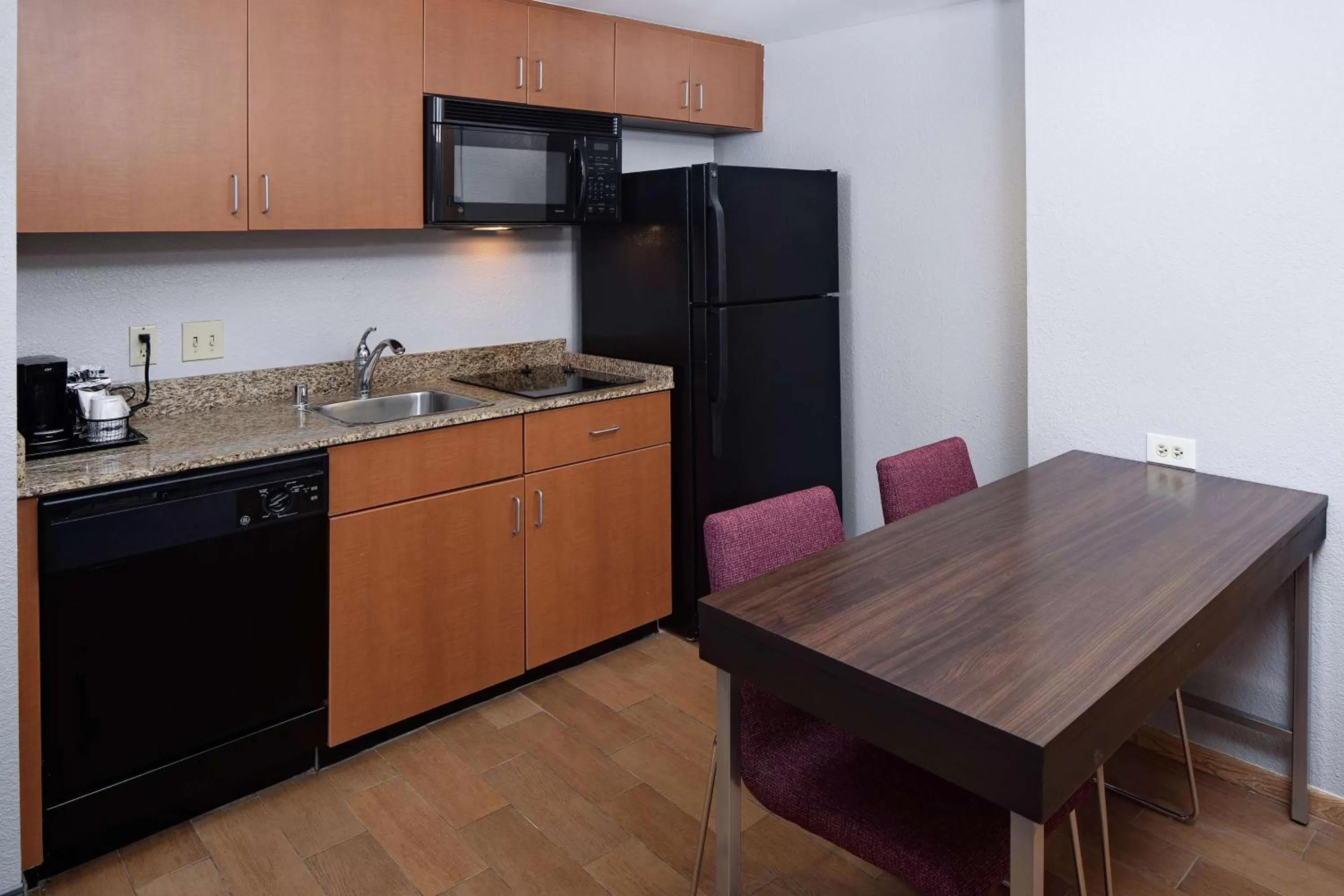 Kitchen or kitchenette in Hampton Inn & Suites Houston-Medical Center-NRG Park
