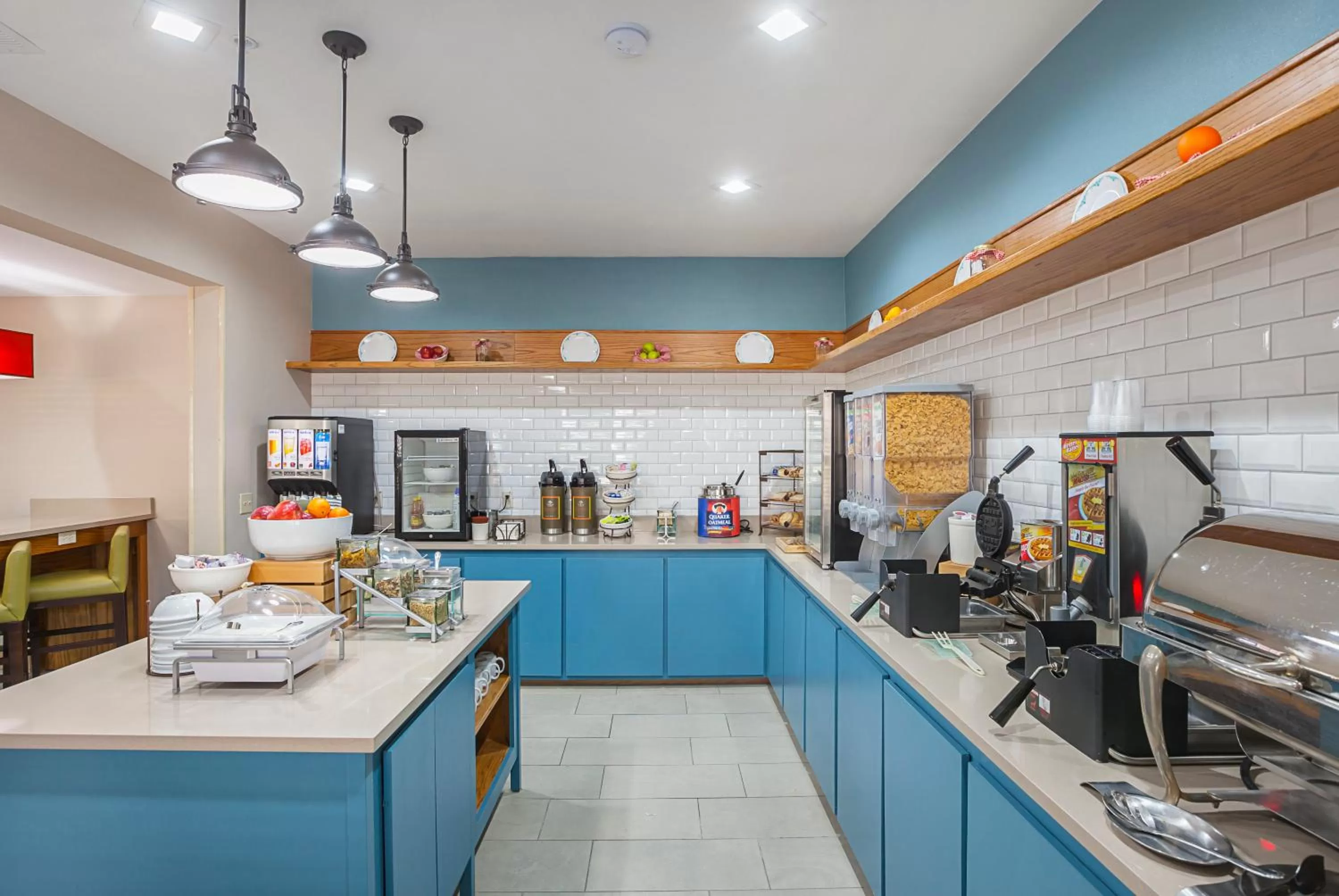 Continental breakfast in Country Inn & Suites by Radisson, Lewisville, TX