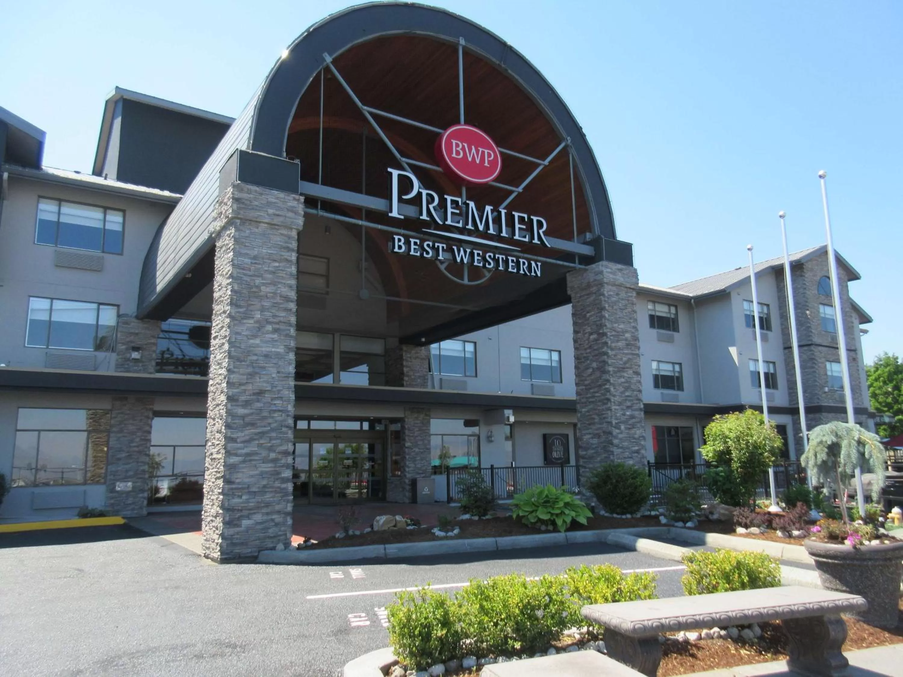 Property building in Best Western Premier Aberdeen Kamloops