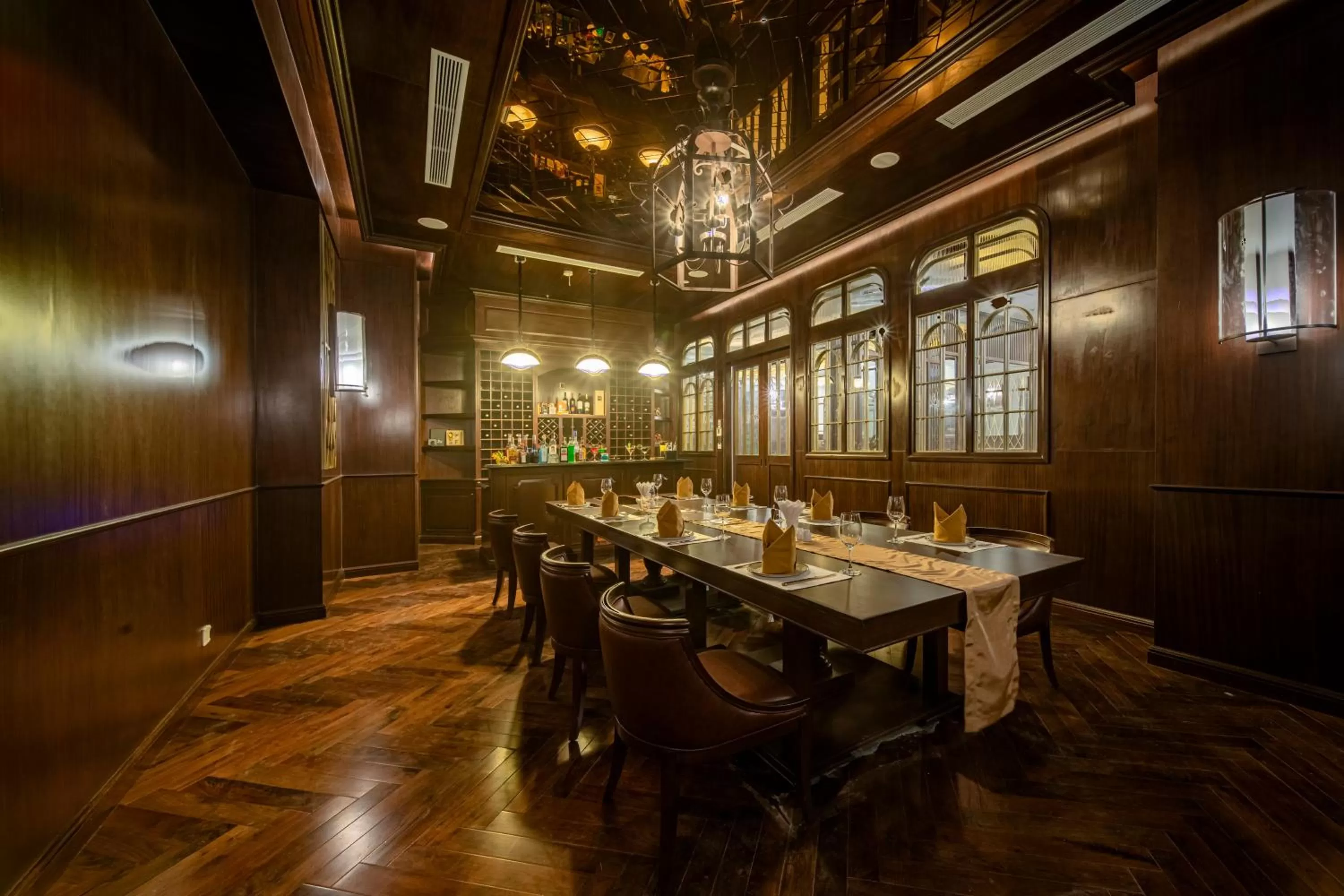 Restaurant/places to eat in Potique Hotel