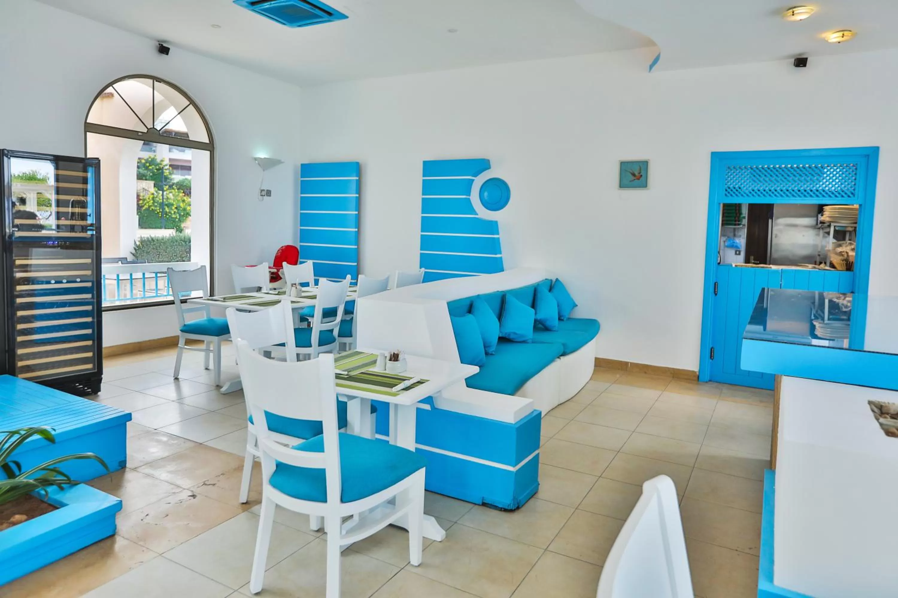 Restaurant/places to eat in Tala Bay Residence - Families Only