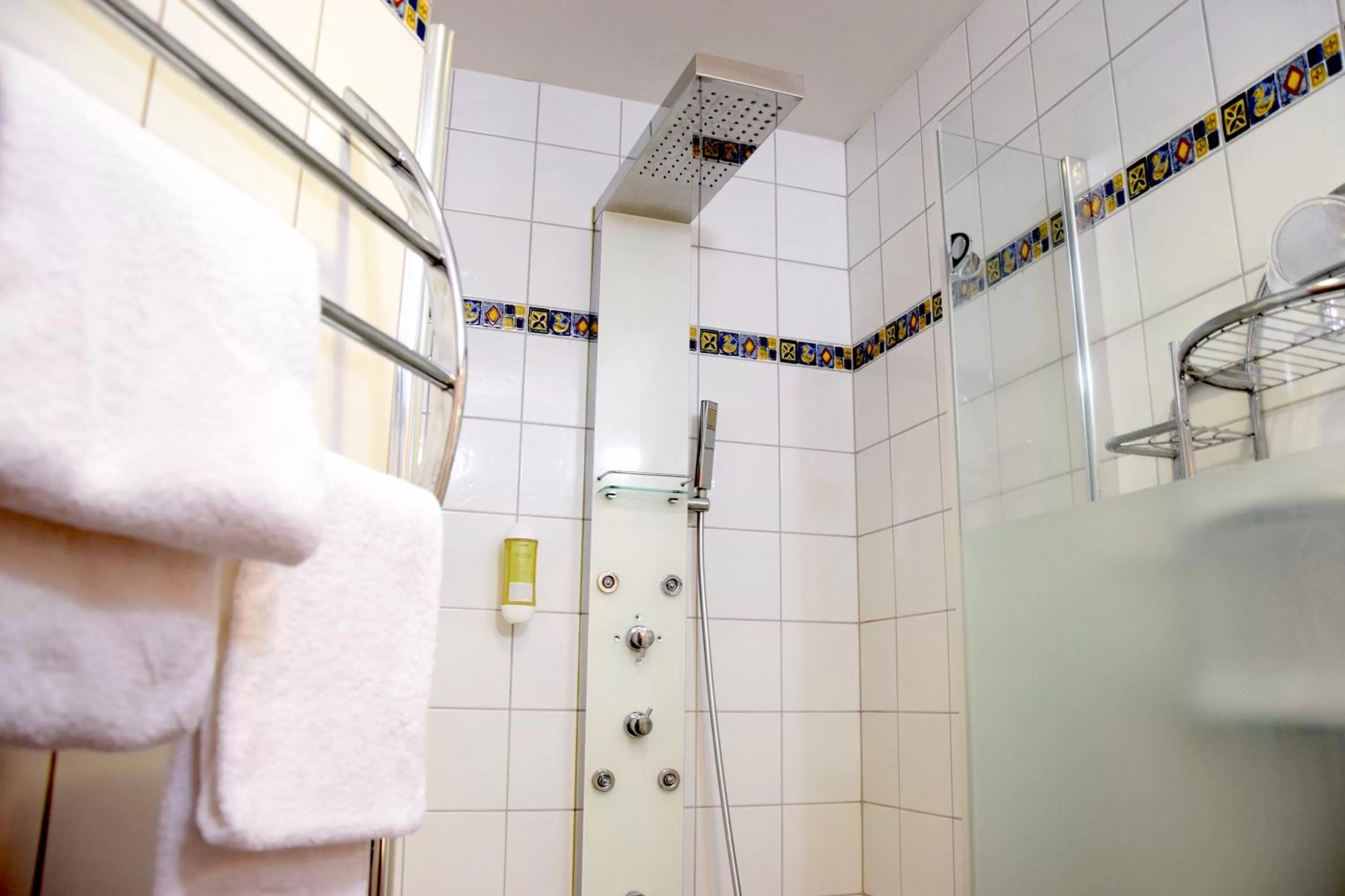 Shower in Rathskeller Weitra