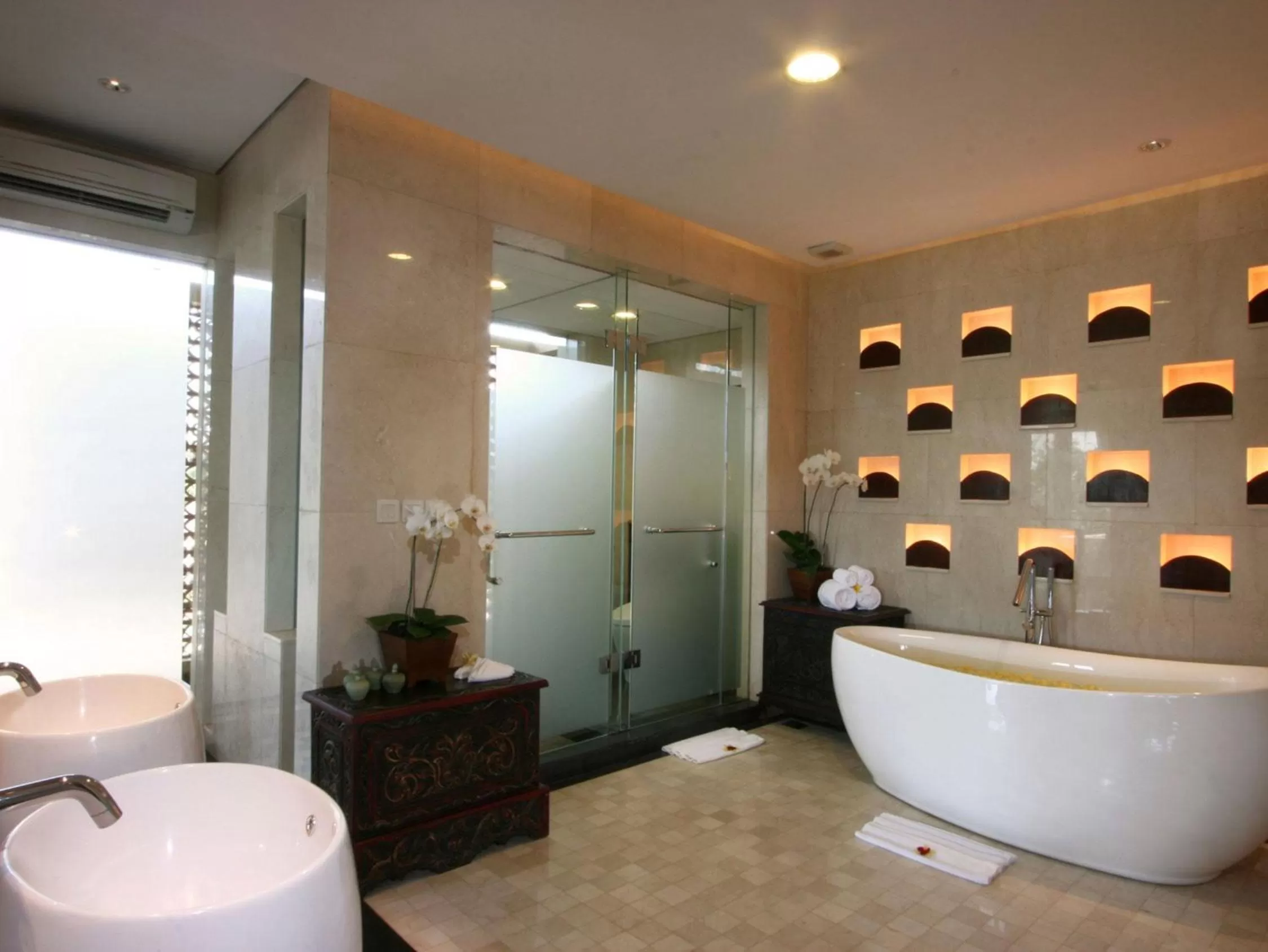 Shower in Kamandalu Ubud