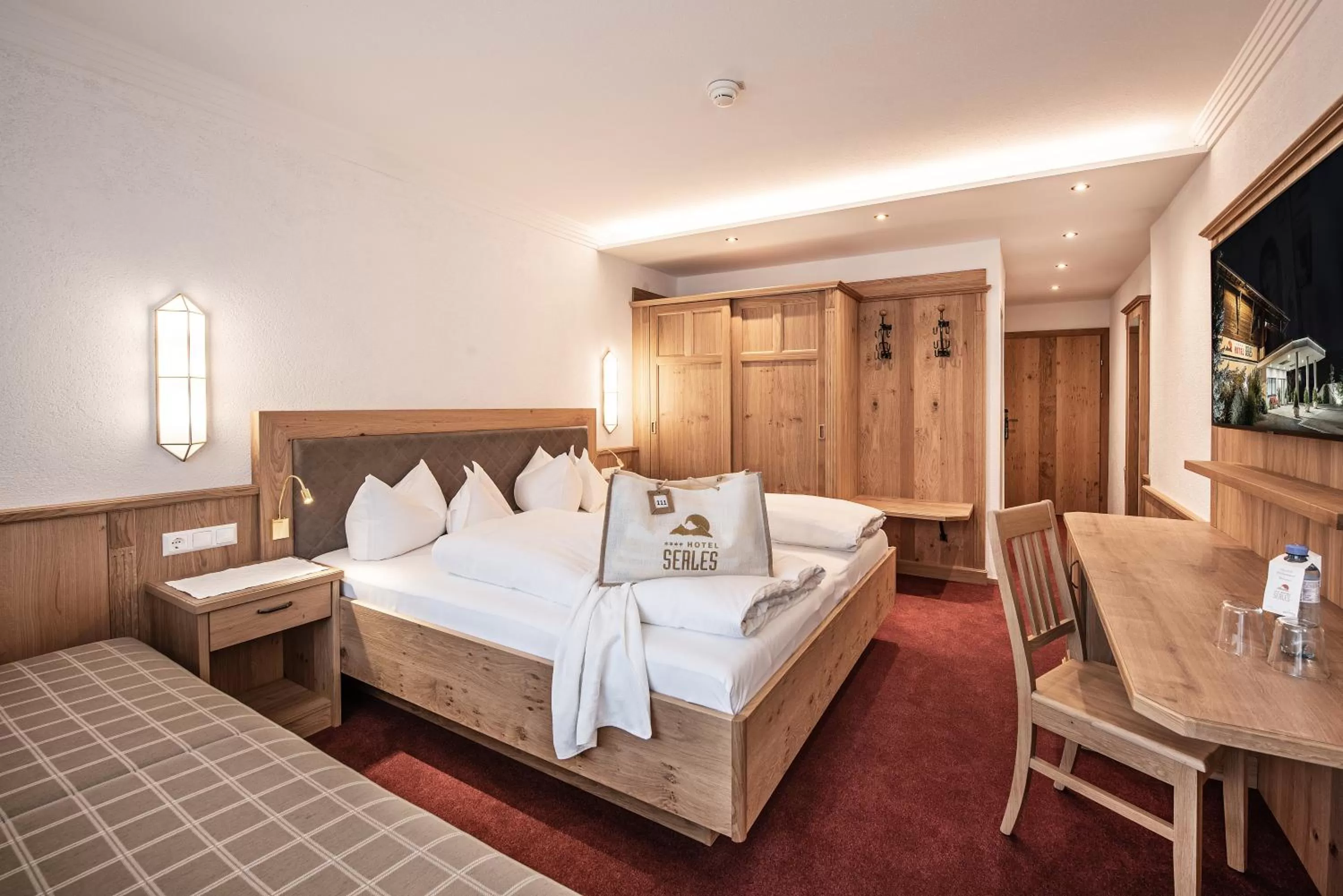 Photo of the whole room, Bed in Hotel Serles