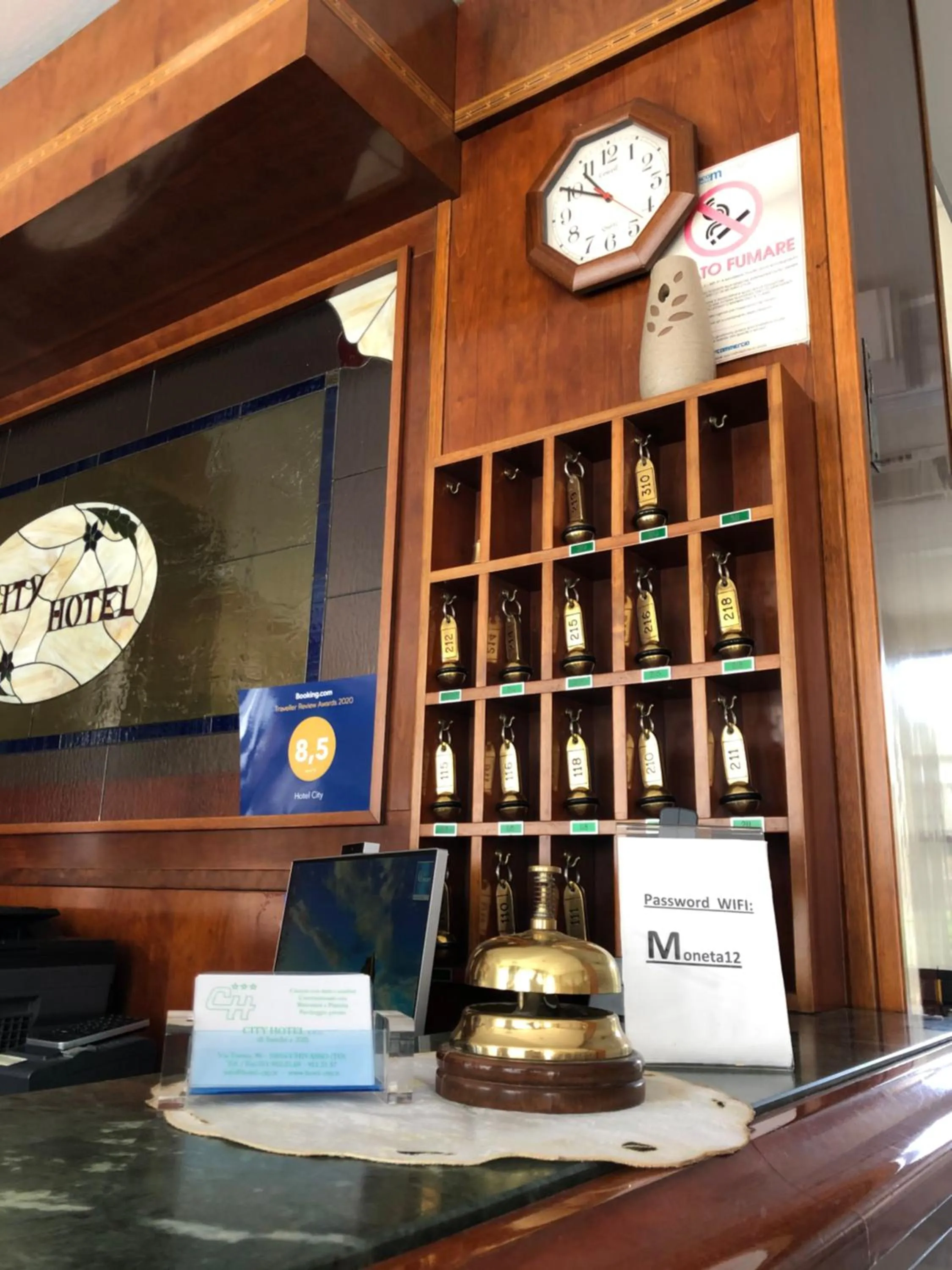 Lobby or reception in Hotel City