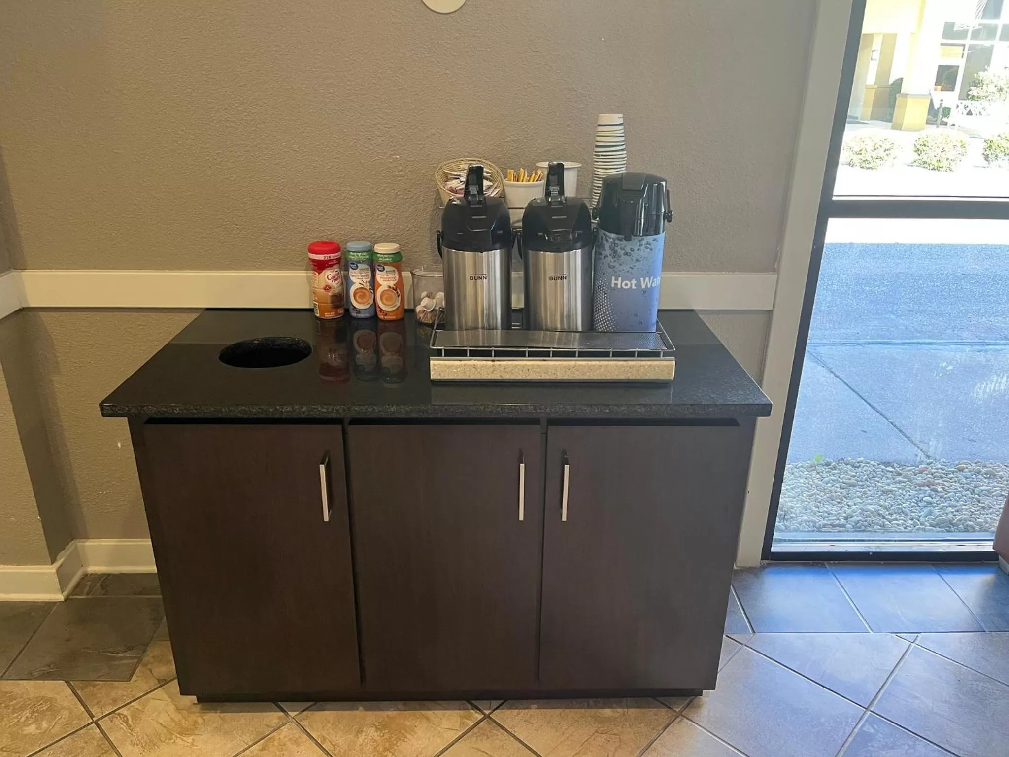 Other, Kitchen/Kitchenette in Mulberry Inn and Plaza