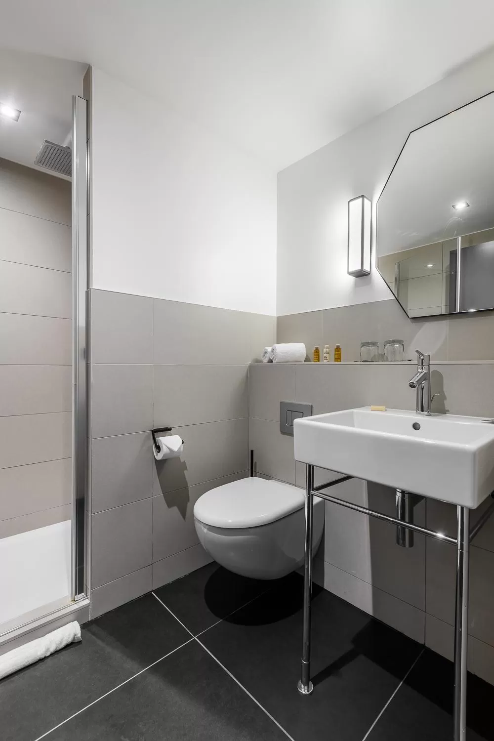 Bathroom in Mercure Bordeaux Centre Gare Atlantic