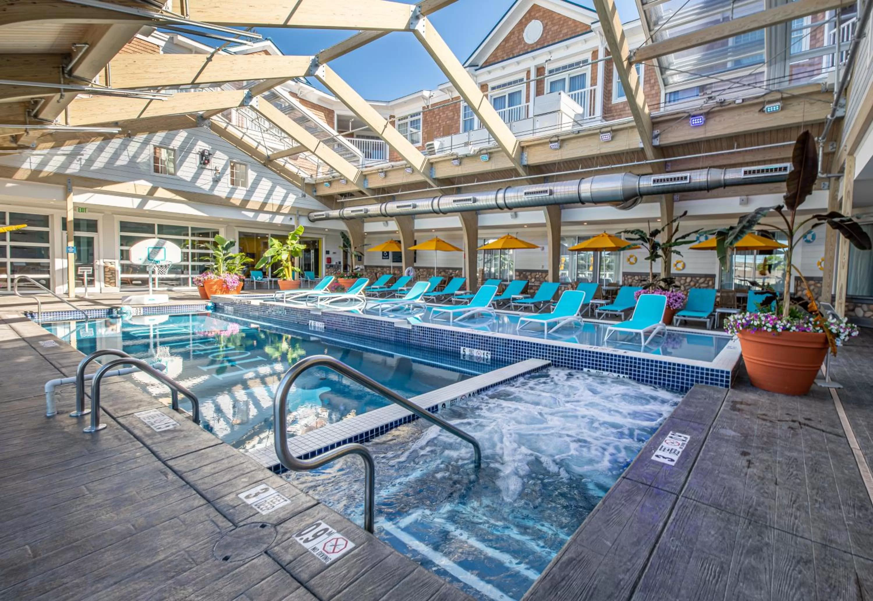 Swimming pool in Hotel LBI